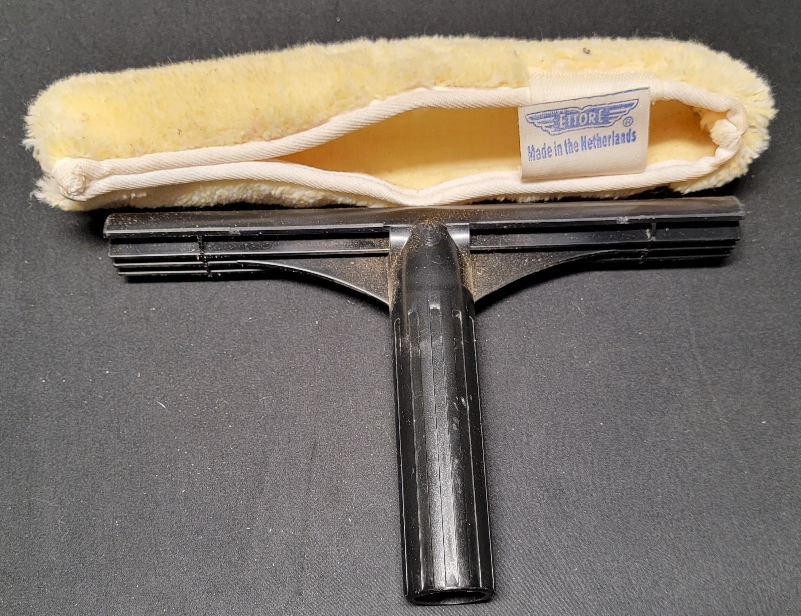 ETTORE Window Washer Plastic T-Bar Golden Glove Microfiber Sleeve 12in Head