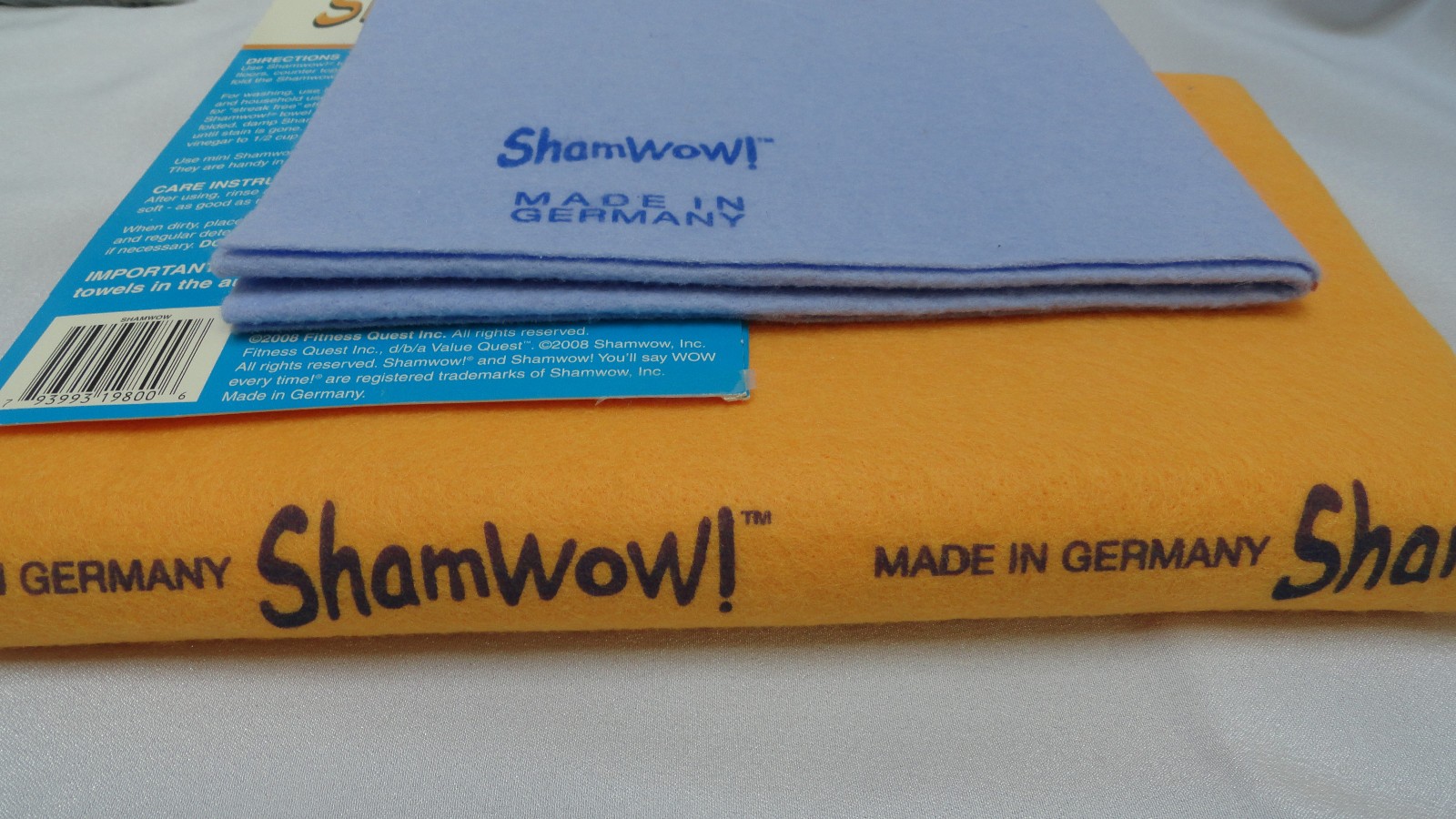 ShamWow Super Absorbent Towels Germany 2008 Fitness Quest 1 Large, 1 Small/Mini