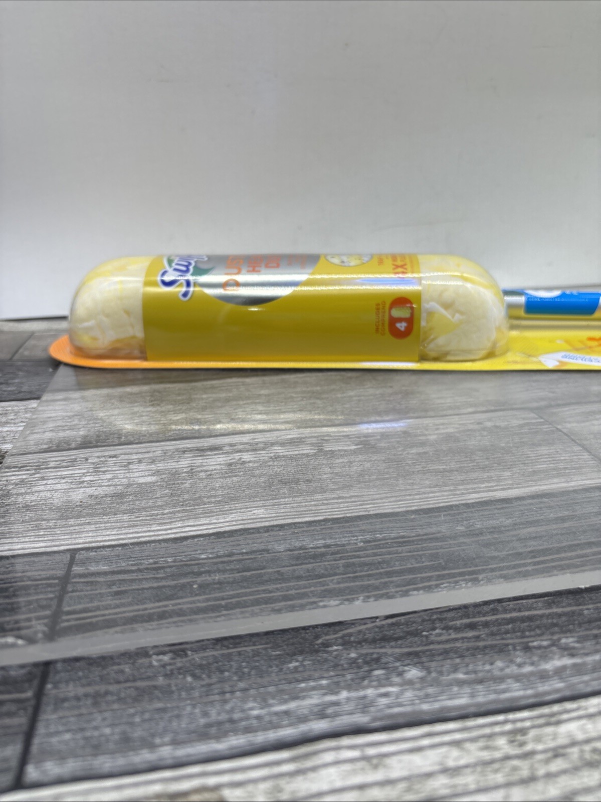 Swiffer Heavy Duty 6’ Extendable Handle Dusting Kit + 4 Duster Refill {E6}