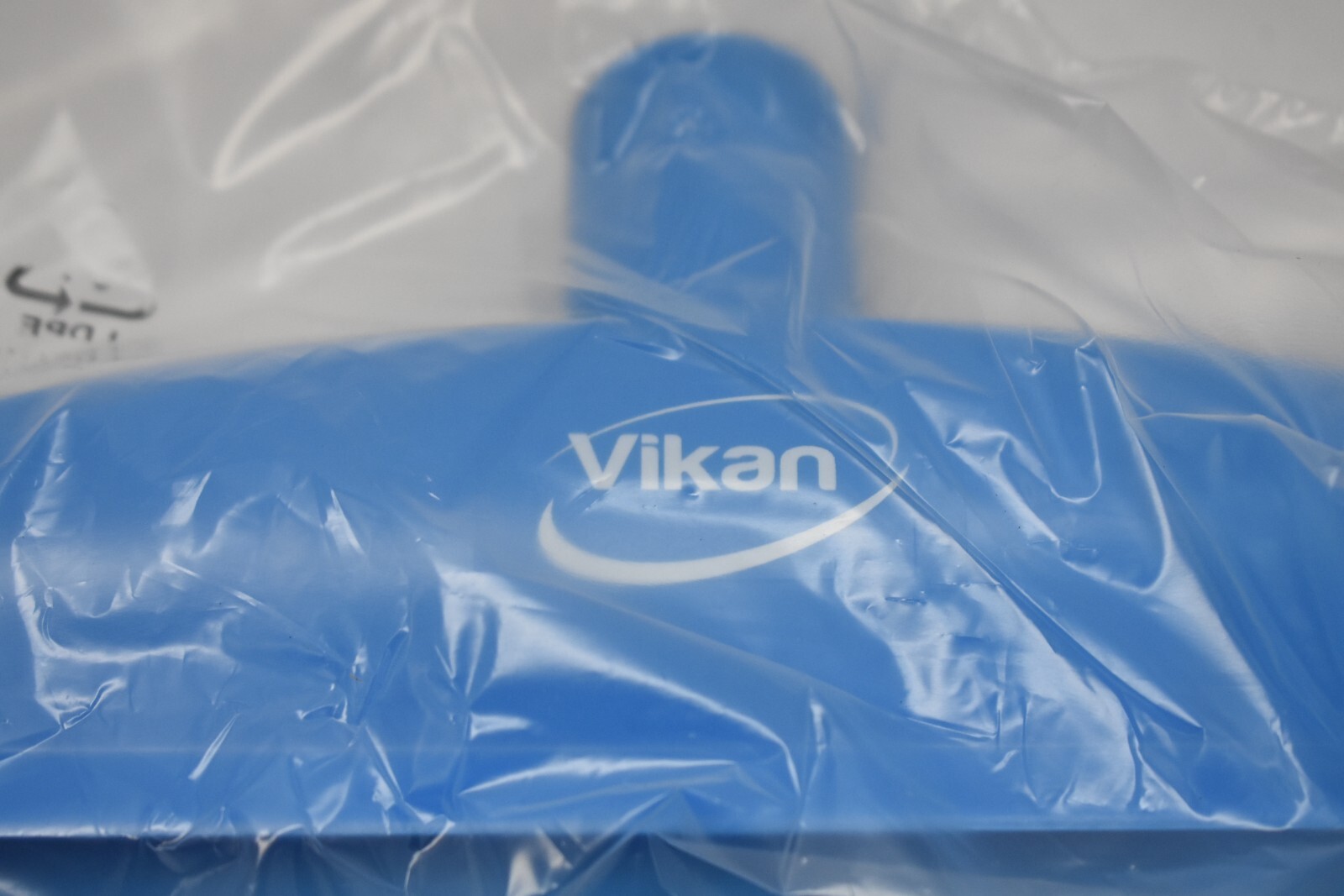 Vikan 77143 24″ Single Blade Ultra Hygiene Floor Squeegee Head Blue Replacement