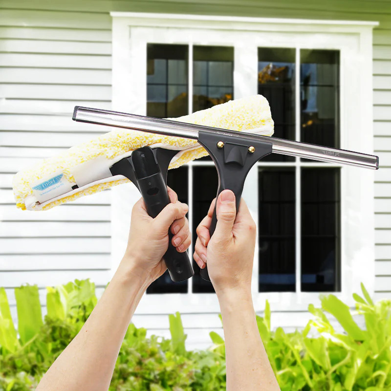 Ettore Backflip Stainless Steel: 4-in-1 Window Cleaning Tool