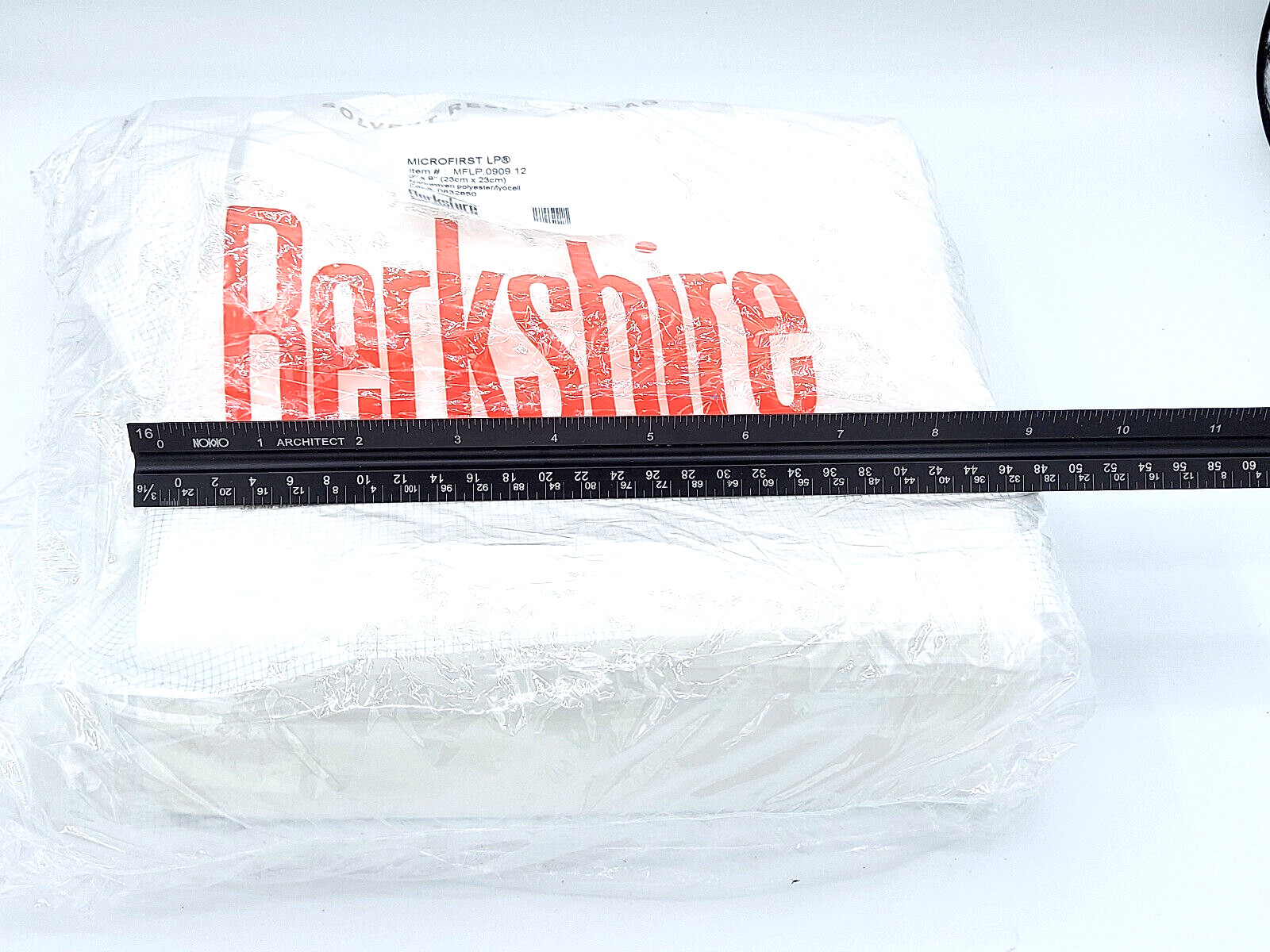 Berkshire Cleanroom Wipes 9″ X 9” MICROFIRST 150-Sheets MFLP.0909.12 *Sealed*