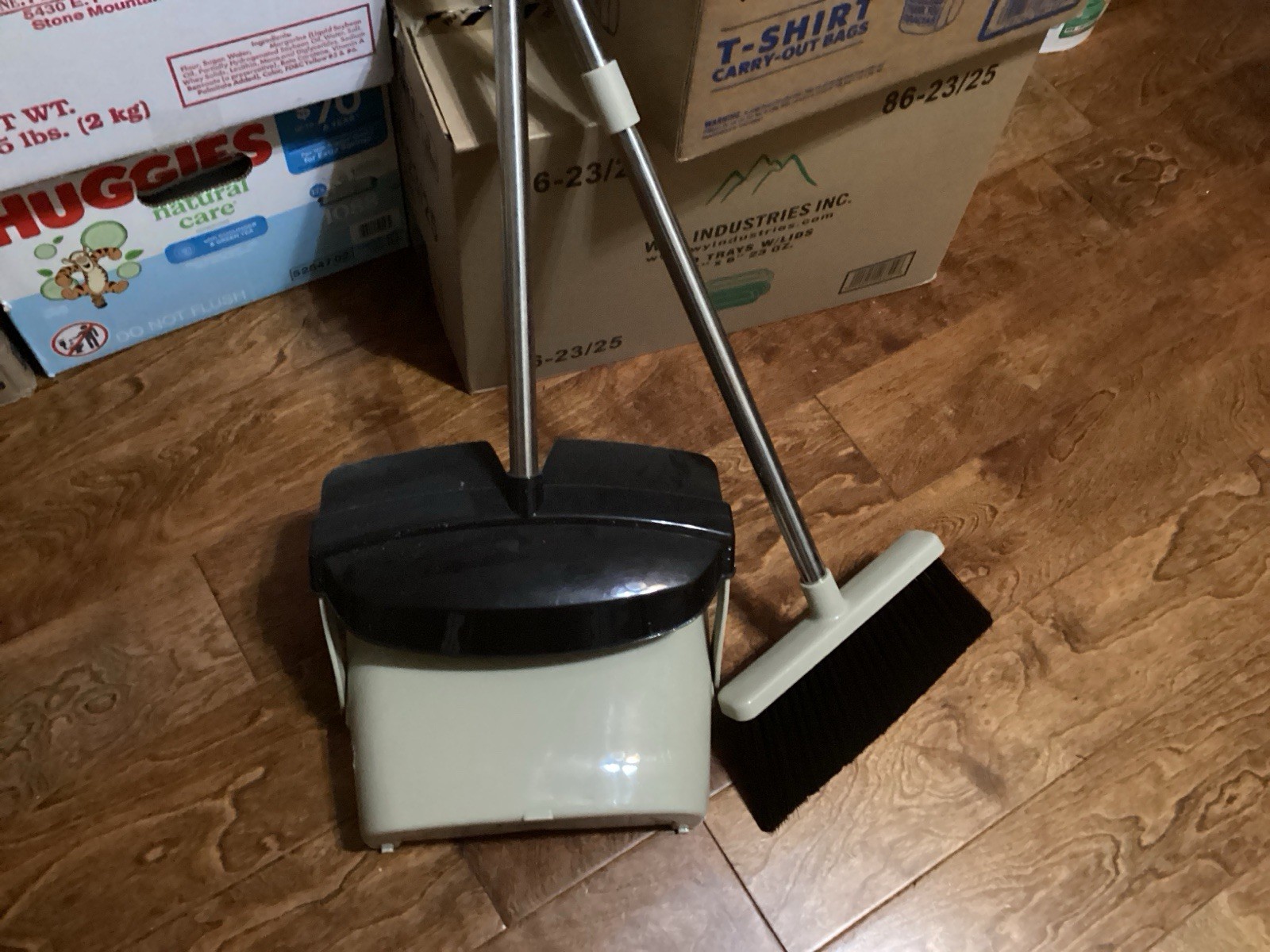 MOSUCH Premium Broom & Dustpan Set Long Metal Handle Synthetic Bristles W/B/G