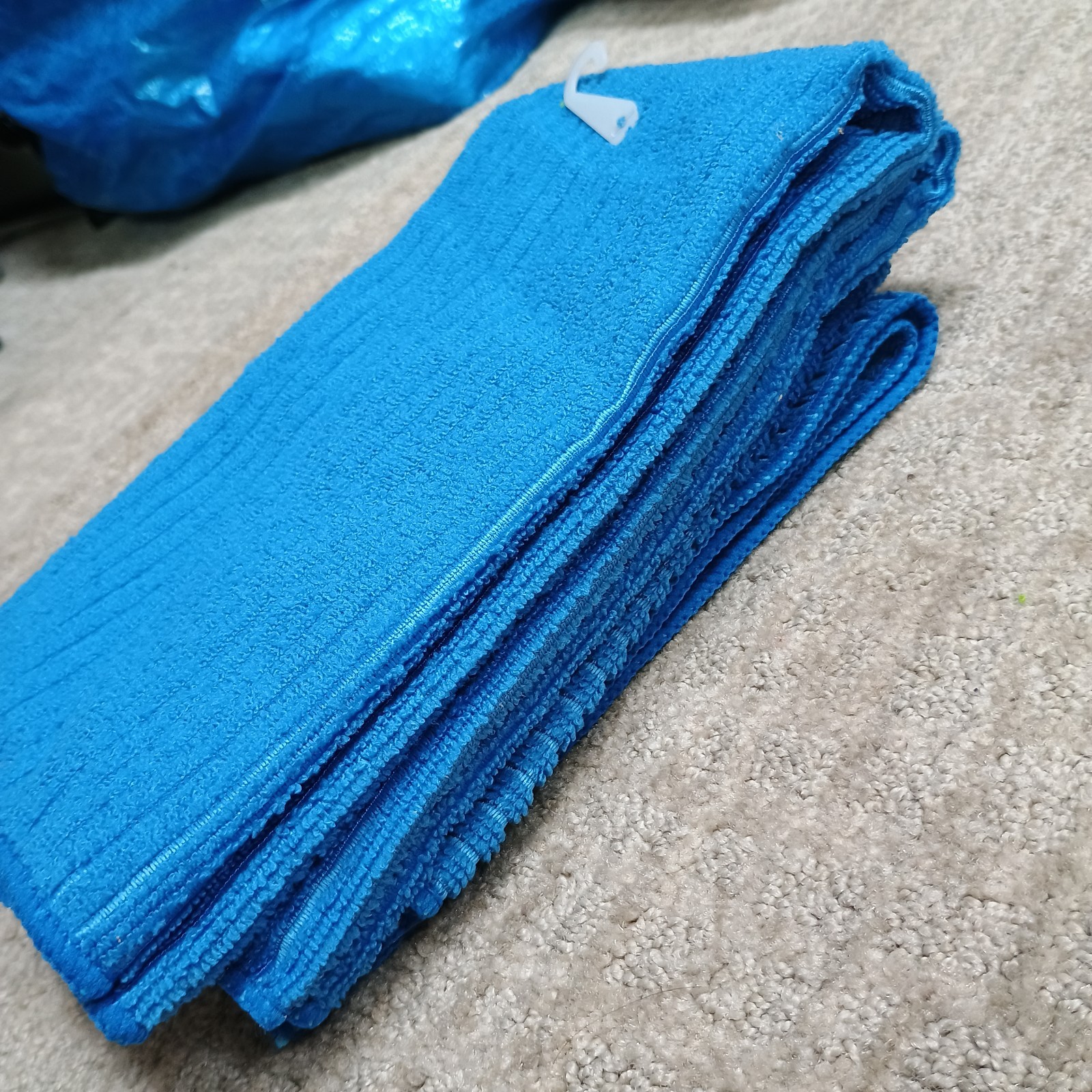 Colored Microfiber Cleaning Cloths – Soft, Reusable & Multi-Purpose
