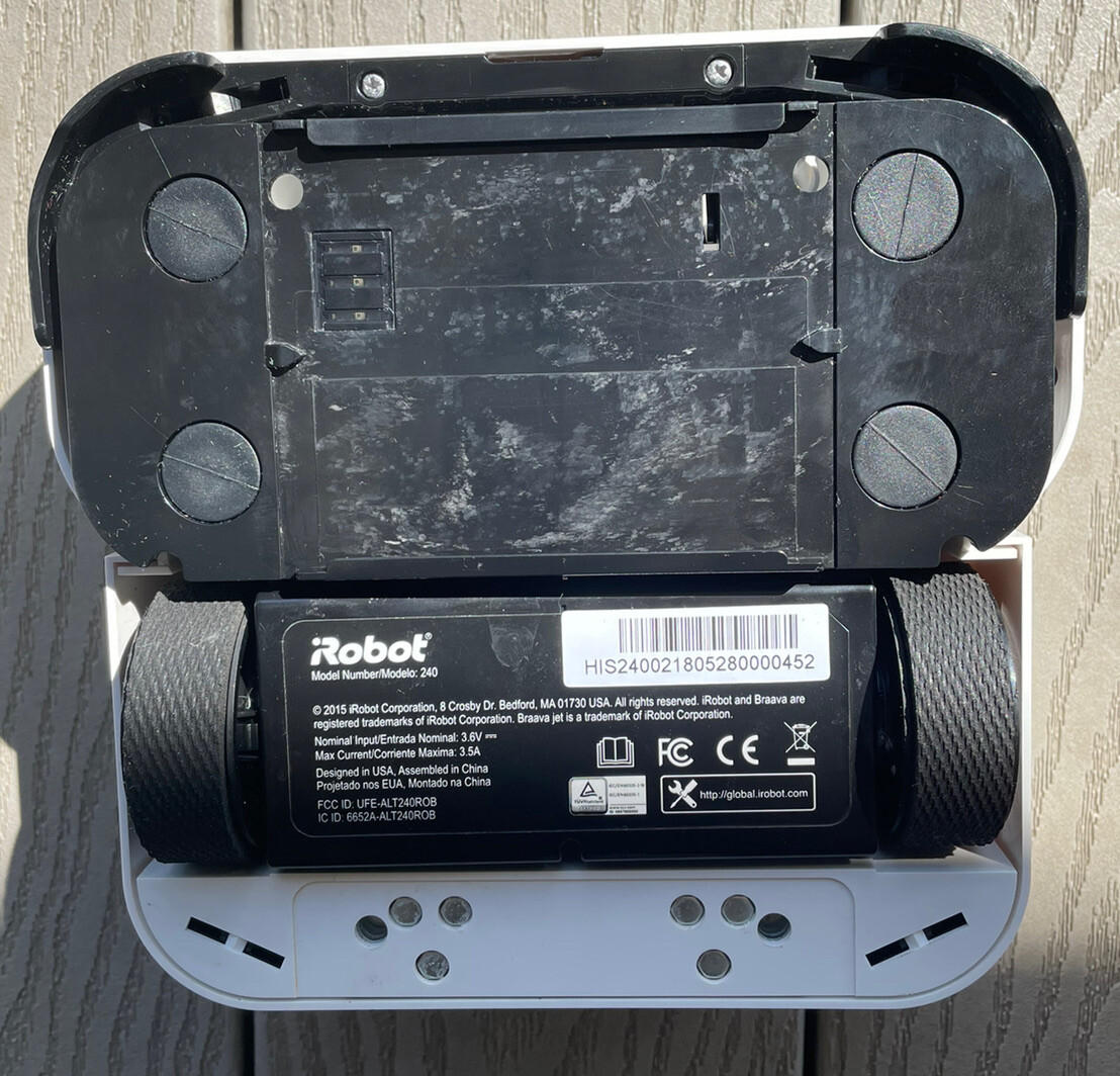 iRobot Braava Jet 240 Superior Robot Mop with battery