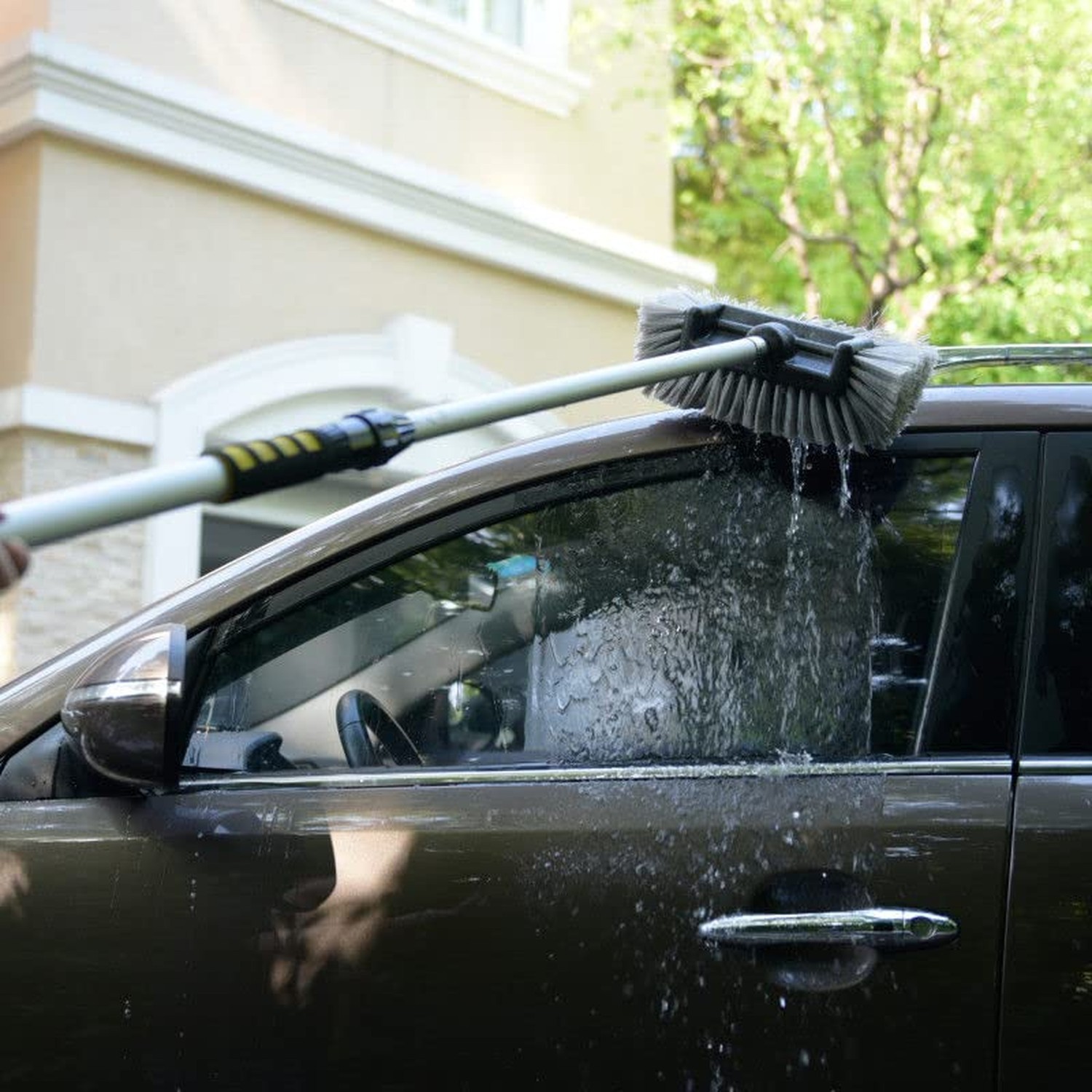 CARCAREZ Flow Thru Dip Car Wash Brush with 60″ Long Dismountable Handle for A…