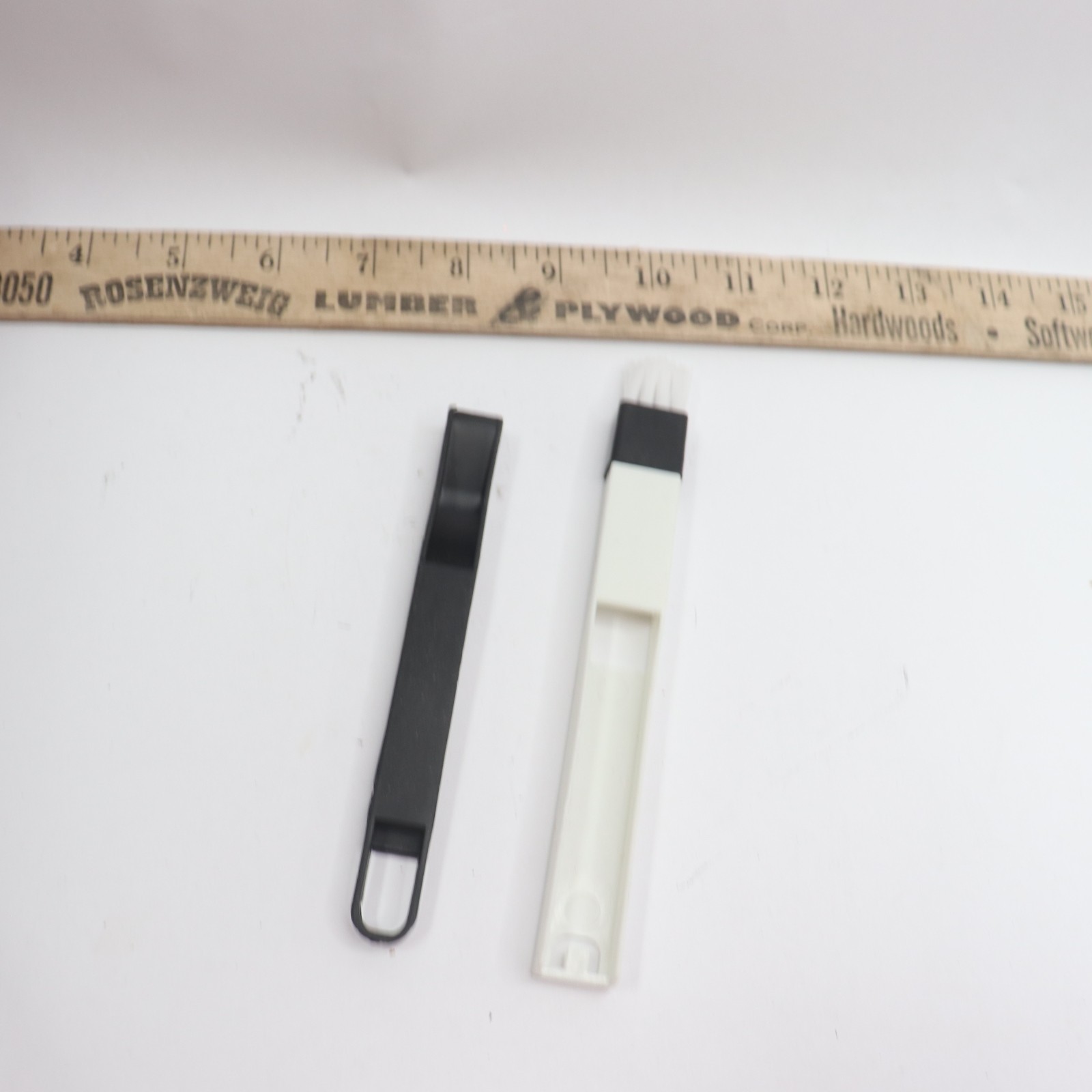 Durable 2-in-1 Window Cleaning Brush Plastic Black/White