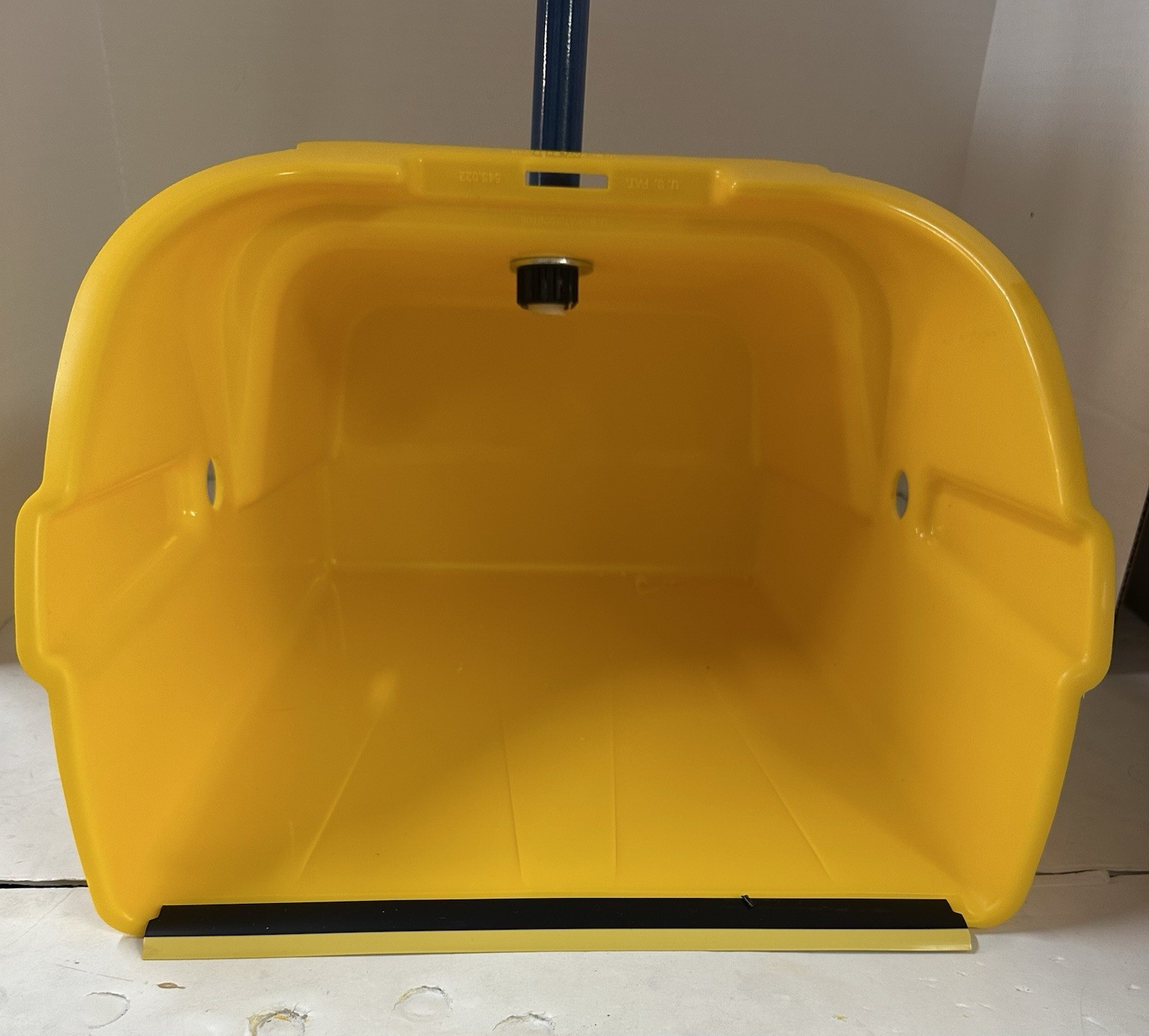 Quickie Non-Tilt Large Yellow Dustpans with Metal Handles – LOCAL PICKUP ONLY