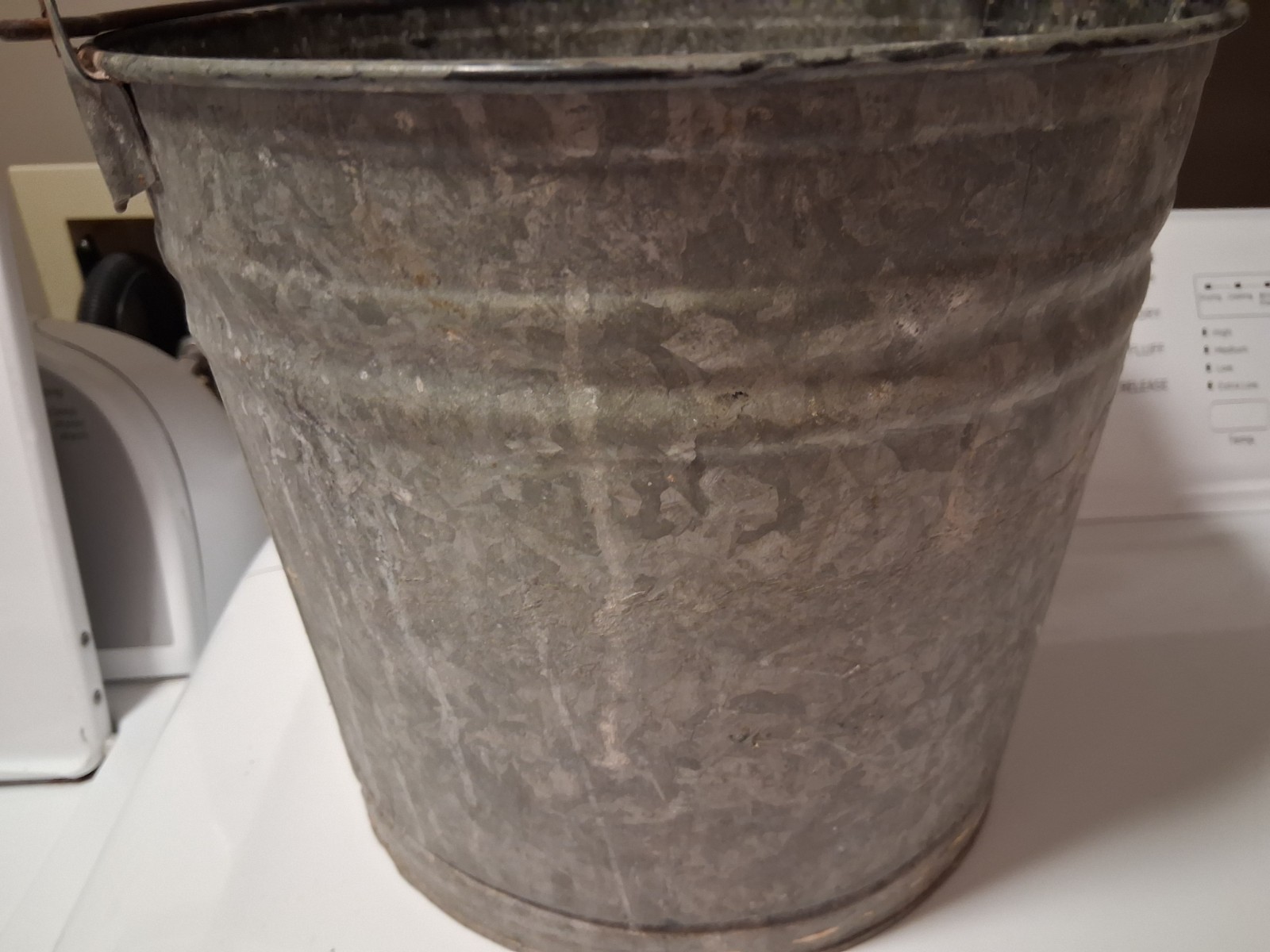 RARE Vintage Belknap Hardware Galvanized Bucket 9in tall x 10in wide