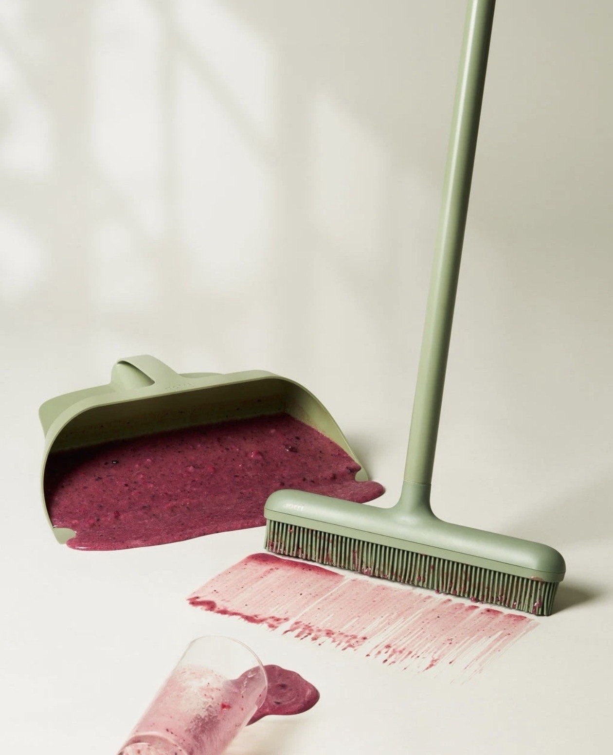 Dotti Best Broom and Dustpan – Sage Green