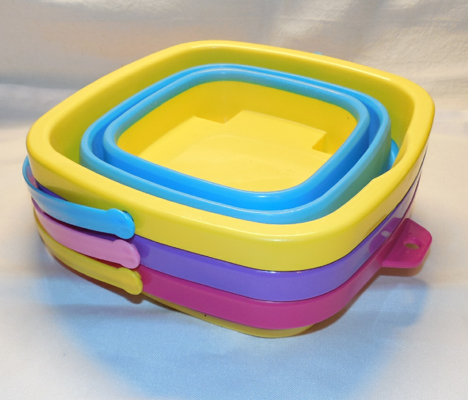 3 Multipurpose Collapsible Buckets Compact Bucket 1/2 Gallon Yellow Purple Pink