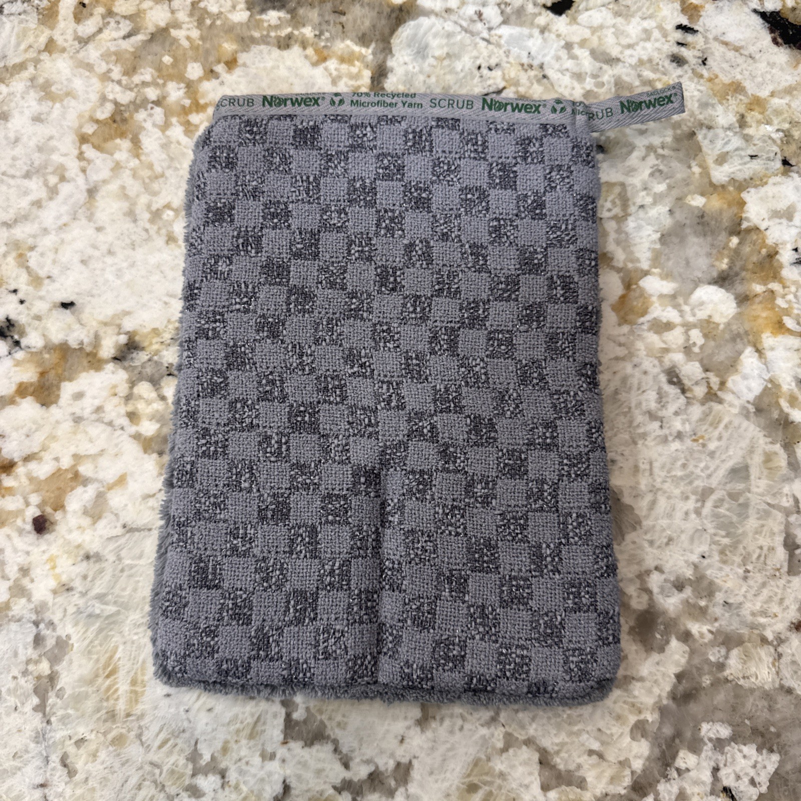 NEW Norwex Bathroom Scrub Mitt Microfiber Tub Shower Bath Cleaning Graphite Grey