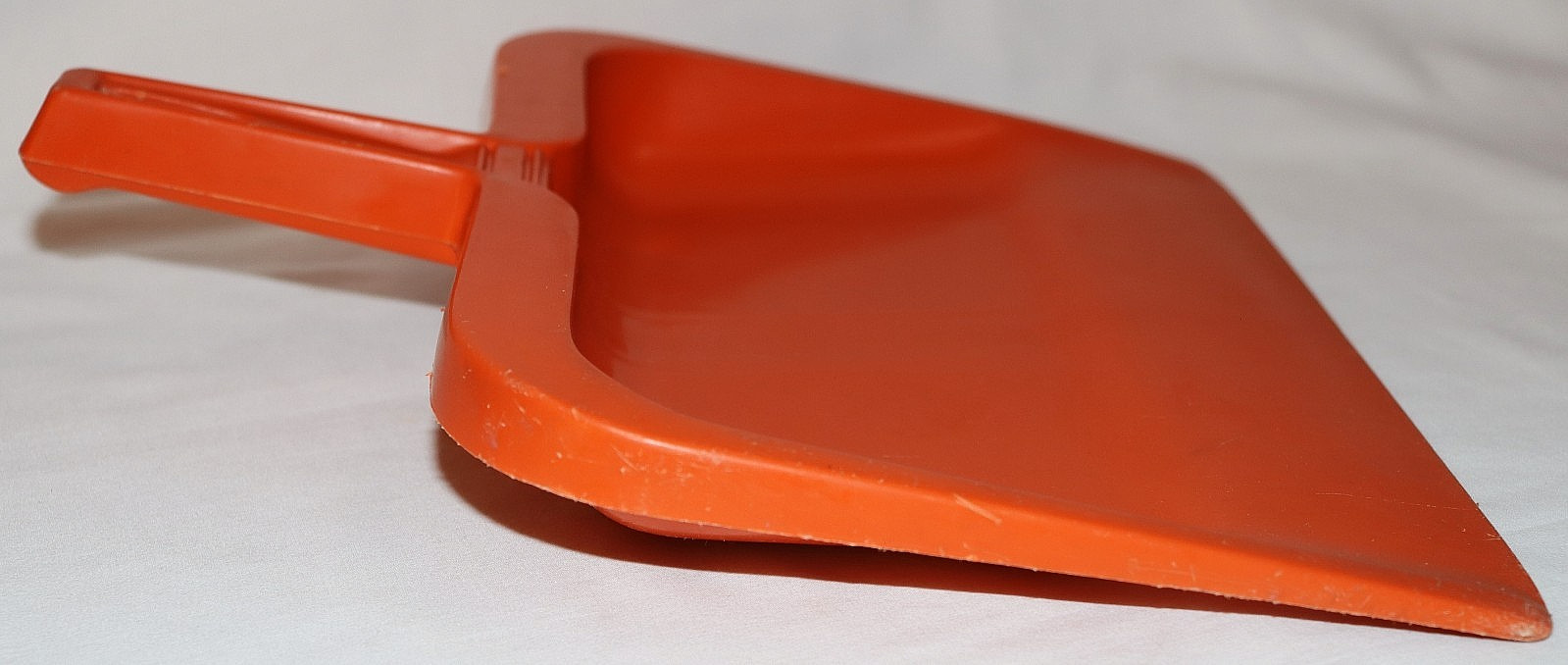 Rubbermaid Hard Rubber Orange Dust Pan Flat Edge 2003-55 Vintage 1980s