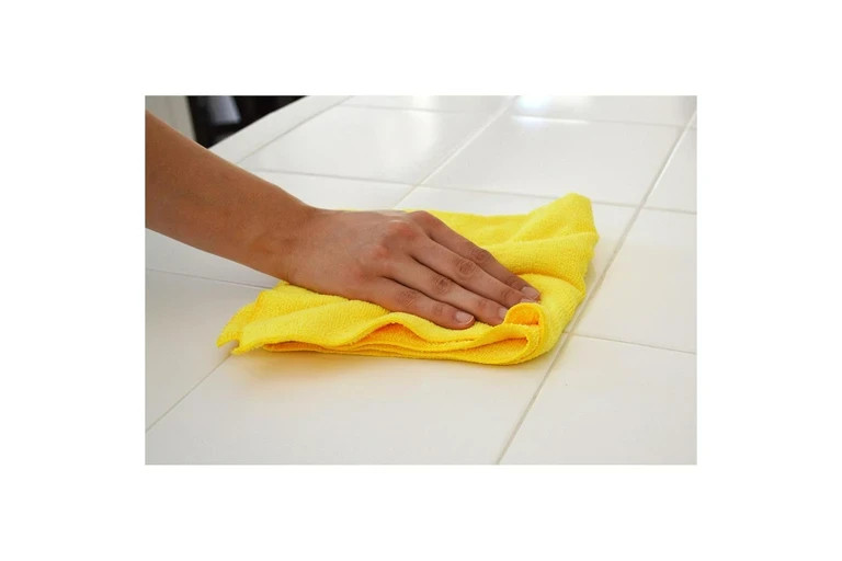 Kirkland Signature Ultra Plush Microfiber Towel, Yellow, 16 in x 16 in, 36-Count