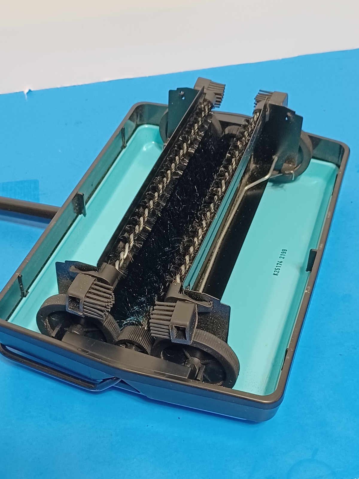 BISSELL Refresh Manual Sweeper – Pirouette, 2199, Blue ~ BRAND NEW