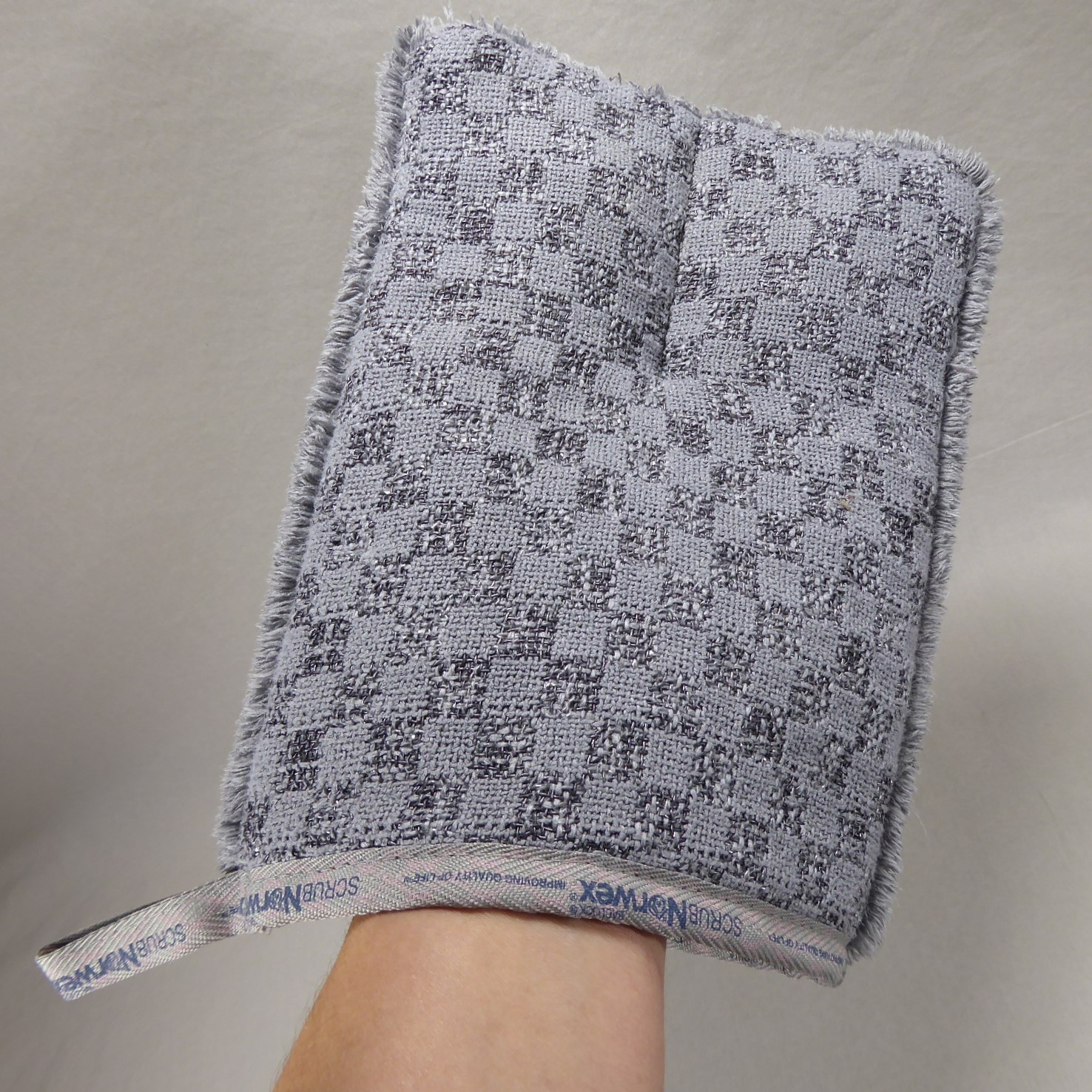 Norwex 2-in-1 Bathroom Scrub Mitt w/ BacLock Graphite Bathtub Shower Sink Cloth