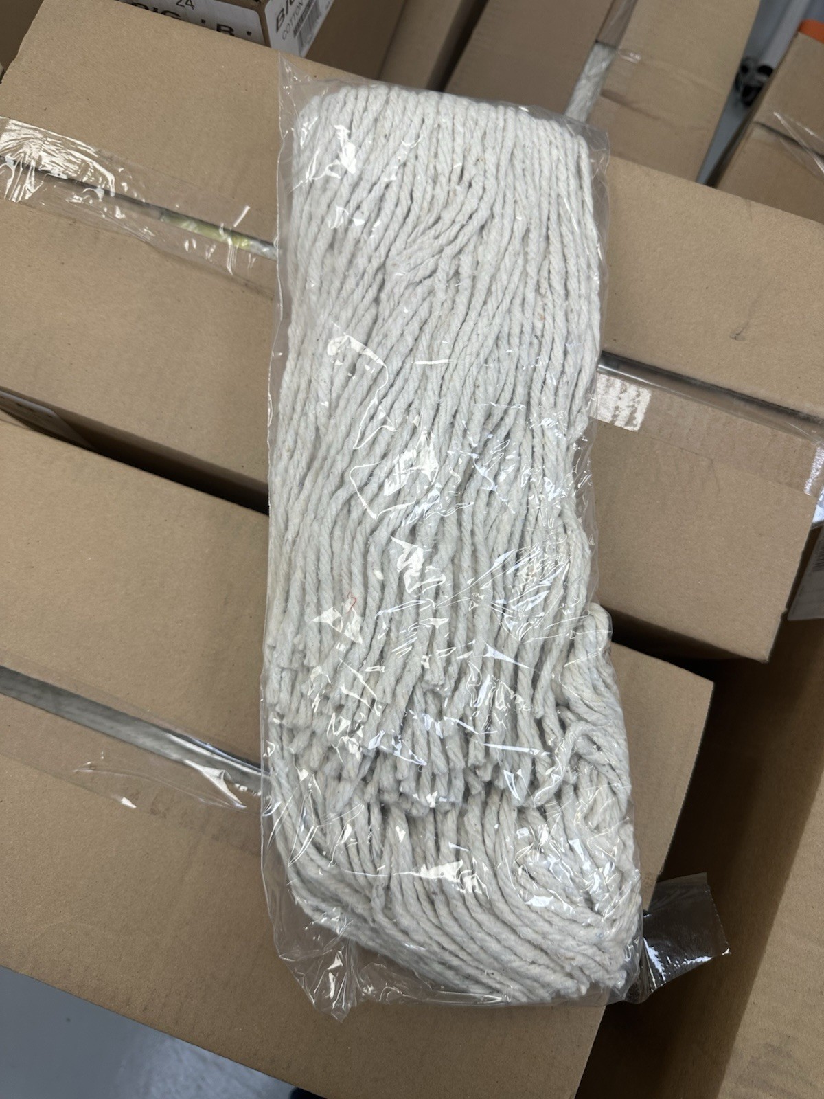 Lot of 12 – 24oz Natural Cotton Blend Cut End Mop Head “Big B Brand” 5″ Headband