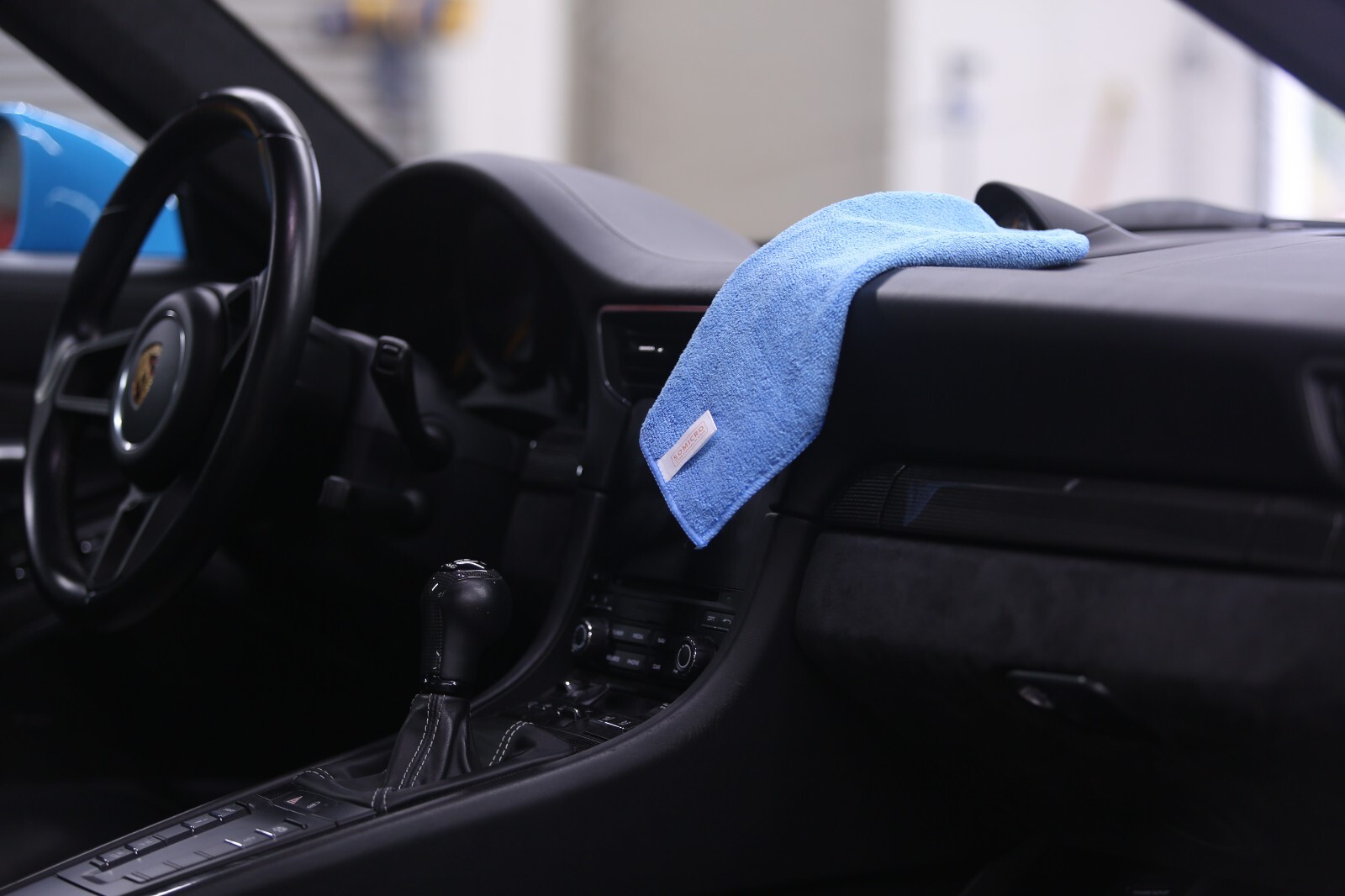 🧼 PREMIUM MICROFIBER TOWELS – ULTRA ABSORBENT, LINT-FREE, STREAK-FREE