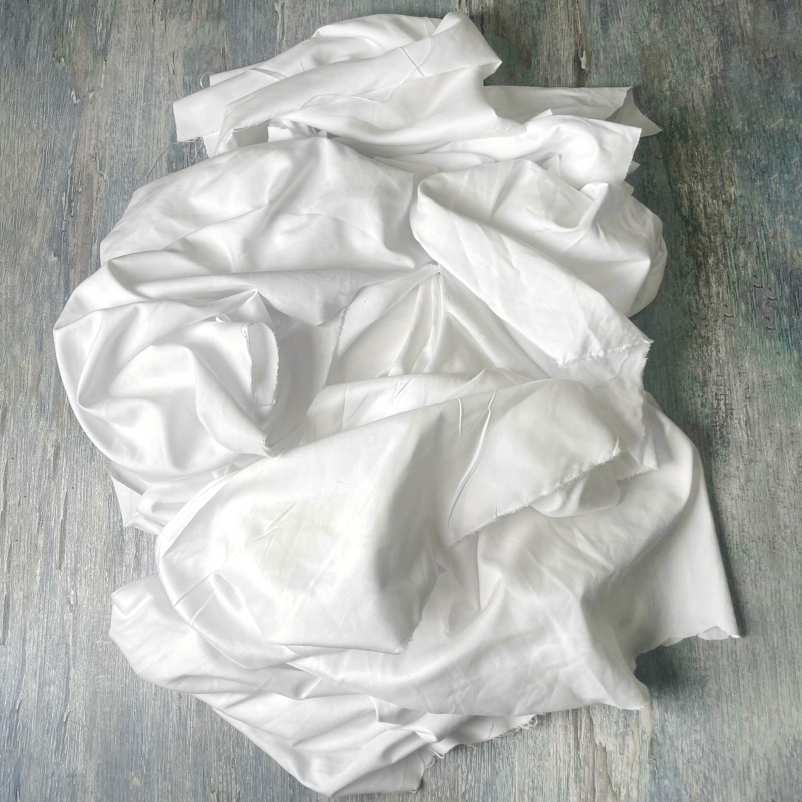 White Sheeting Rags – Industrial Cleaning Wipers – 600 LB – Compressed Boxes