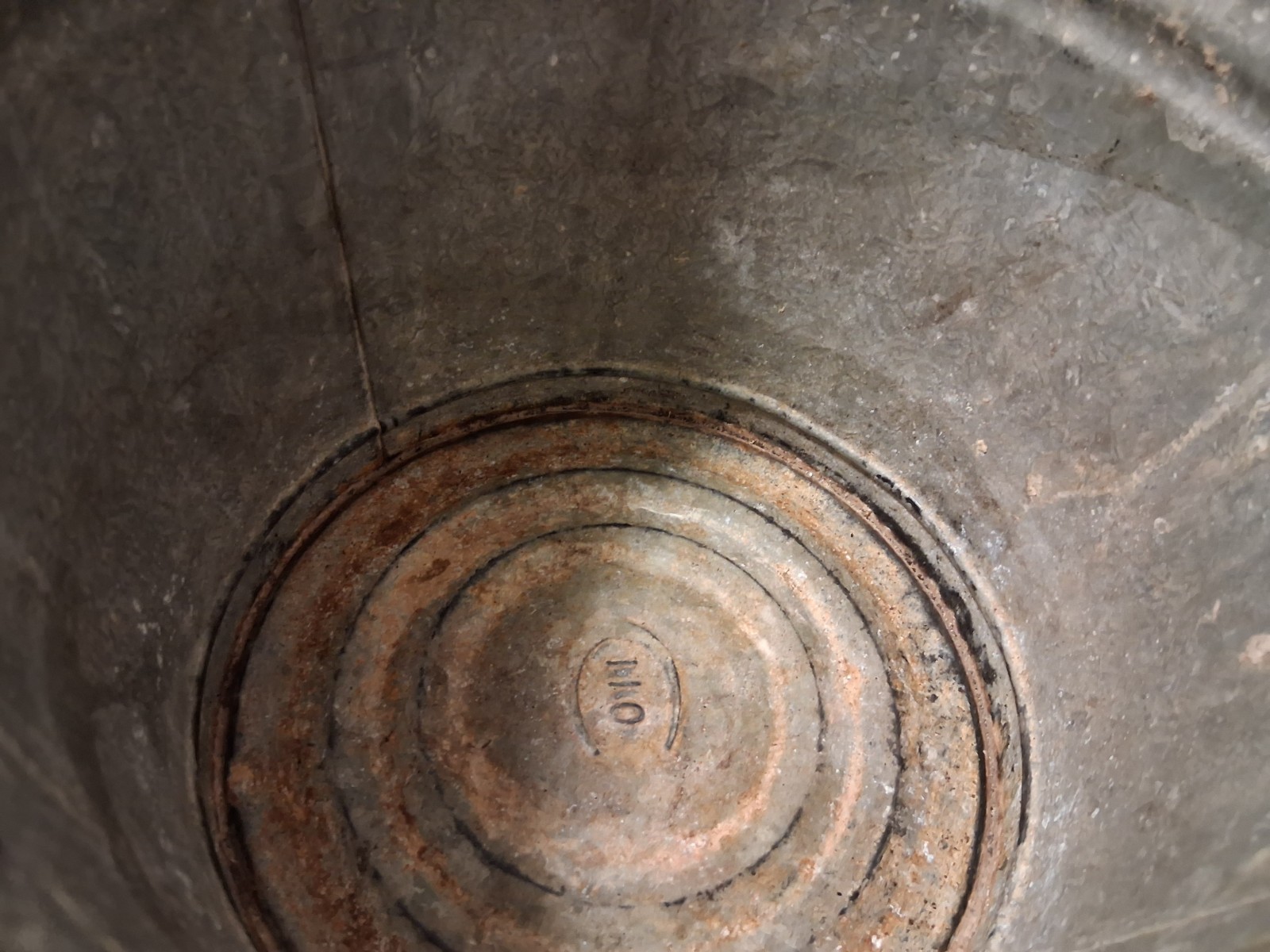 RARE Vintage Belknap Hardware Galvanized Bucket 9in tall x 10in wide