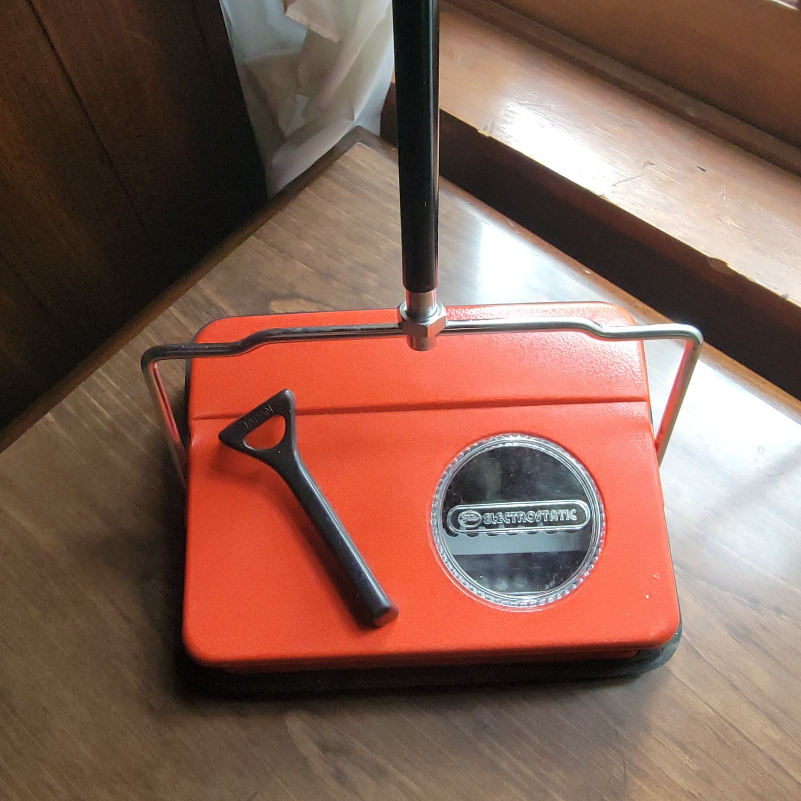 Vintage Fuller Brush Company Electrostatic Carpet Sweeper Red Metal w/comb Japan