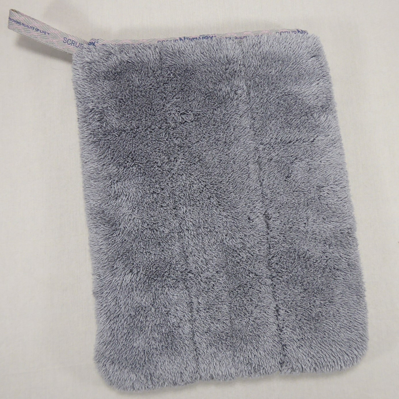 Norwex 2-in-1 Bathroom Scrub Mitt w/ BacLock Graphite Bathtub Shower Sink Cloth