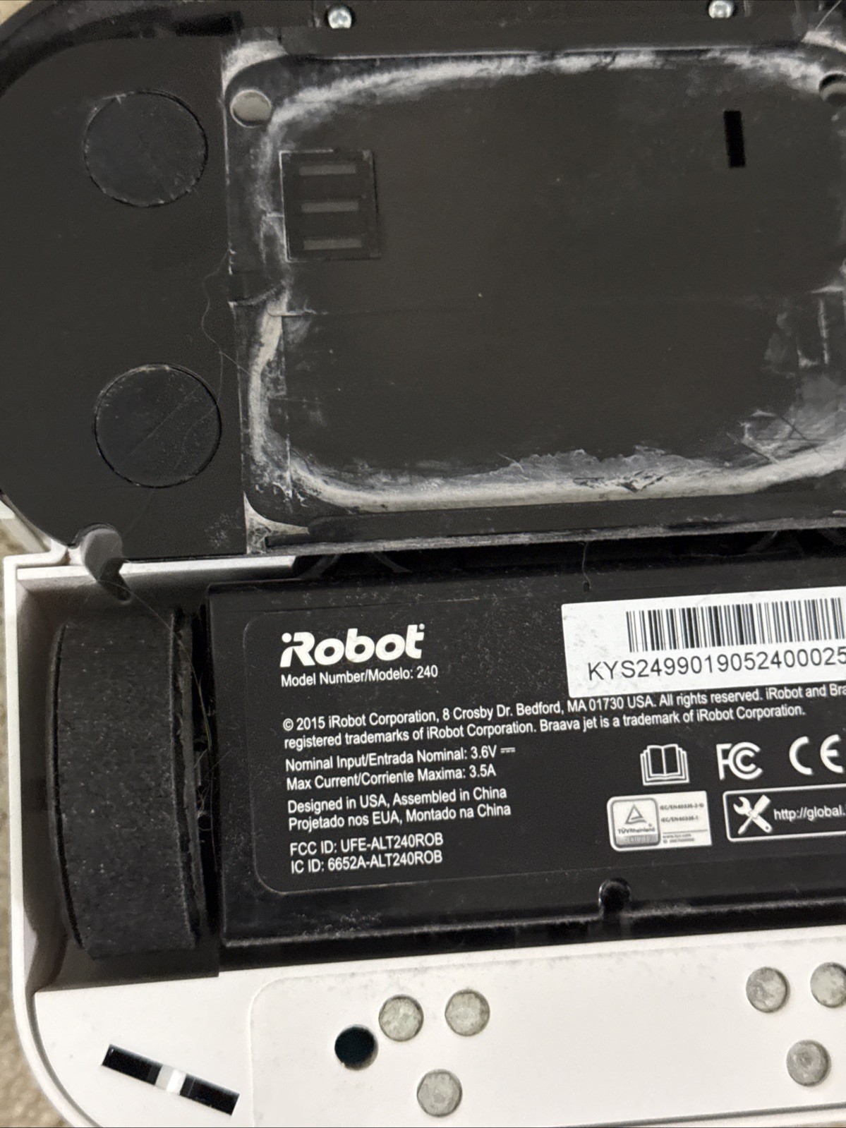 iRobot Braava Jet 240 Mopping Robot – Charger, Box, Pads – TESTED Working