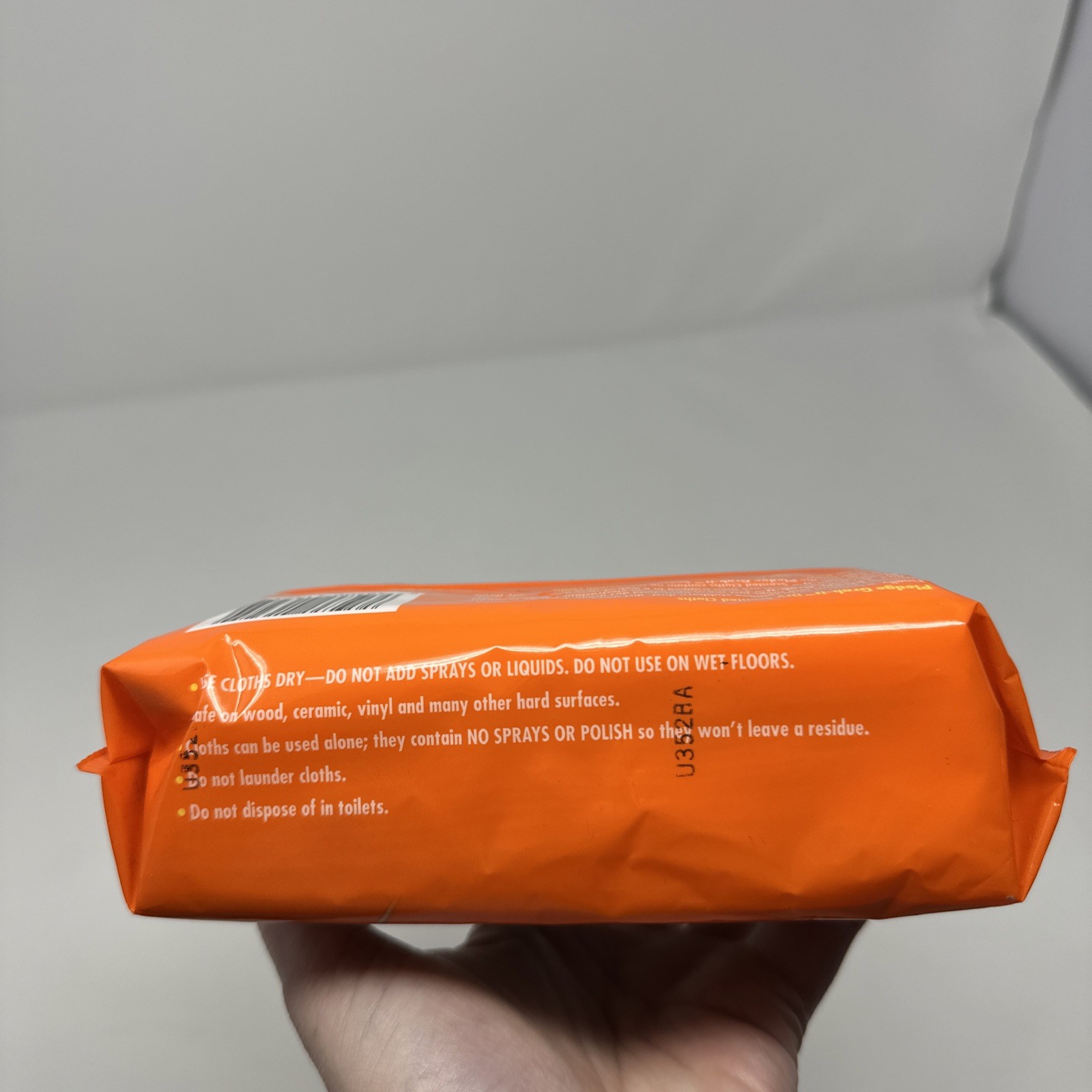 Pledge Grab It Dry Cloths Orange Citrus -16 Dry 8 in x 11.5 in Disposable Cloths