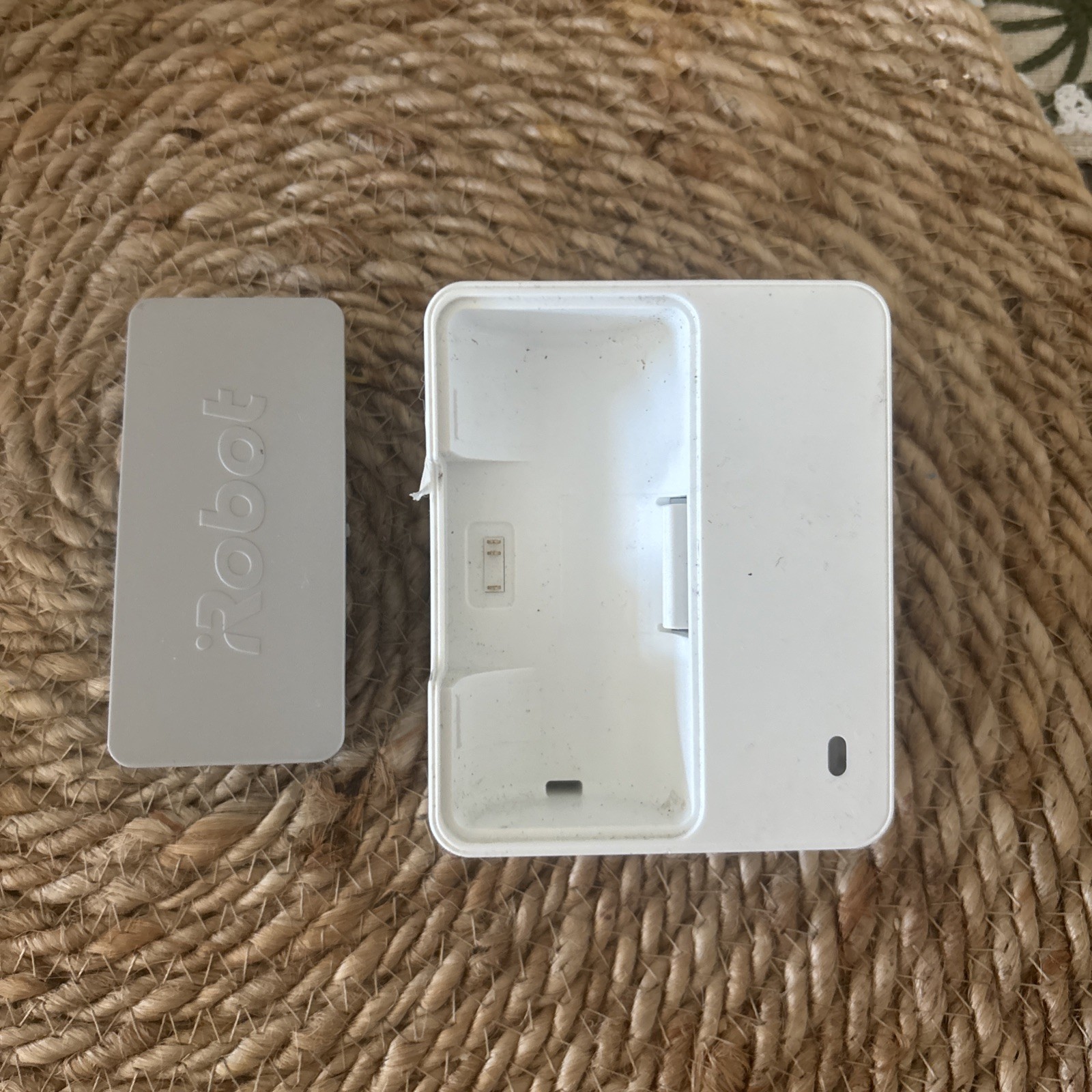 iRobot Braava Jet 240 Floor Mopping Robot Genuine Replacement Battery Charger