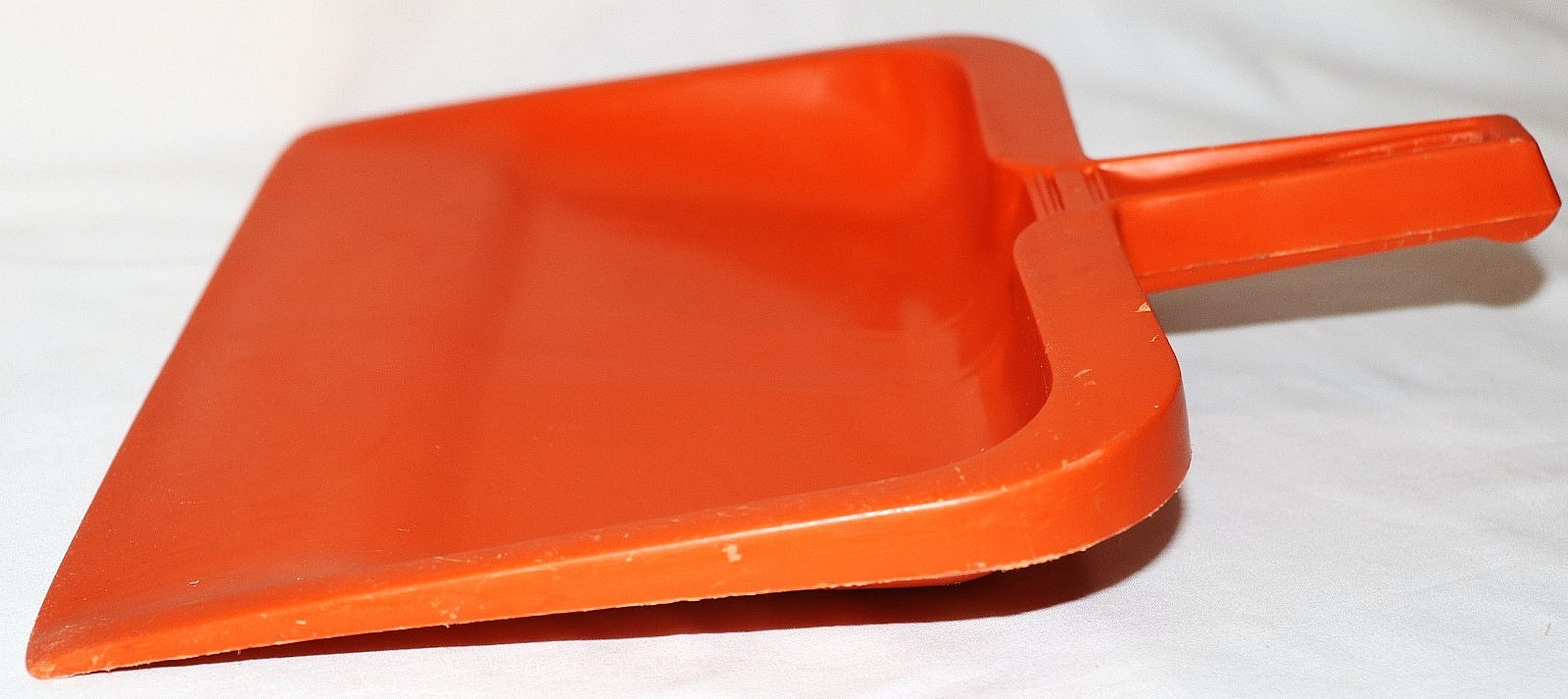 Rubbermaid Hard Rubber Orange Dust Pan Flat Edge 2003-55 Vintage 1980s
