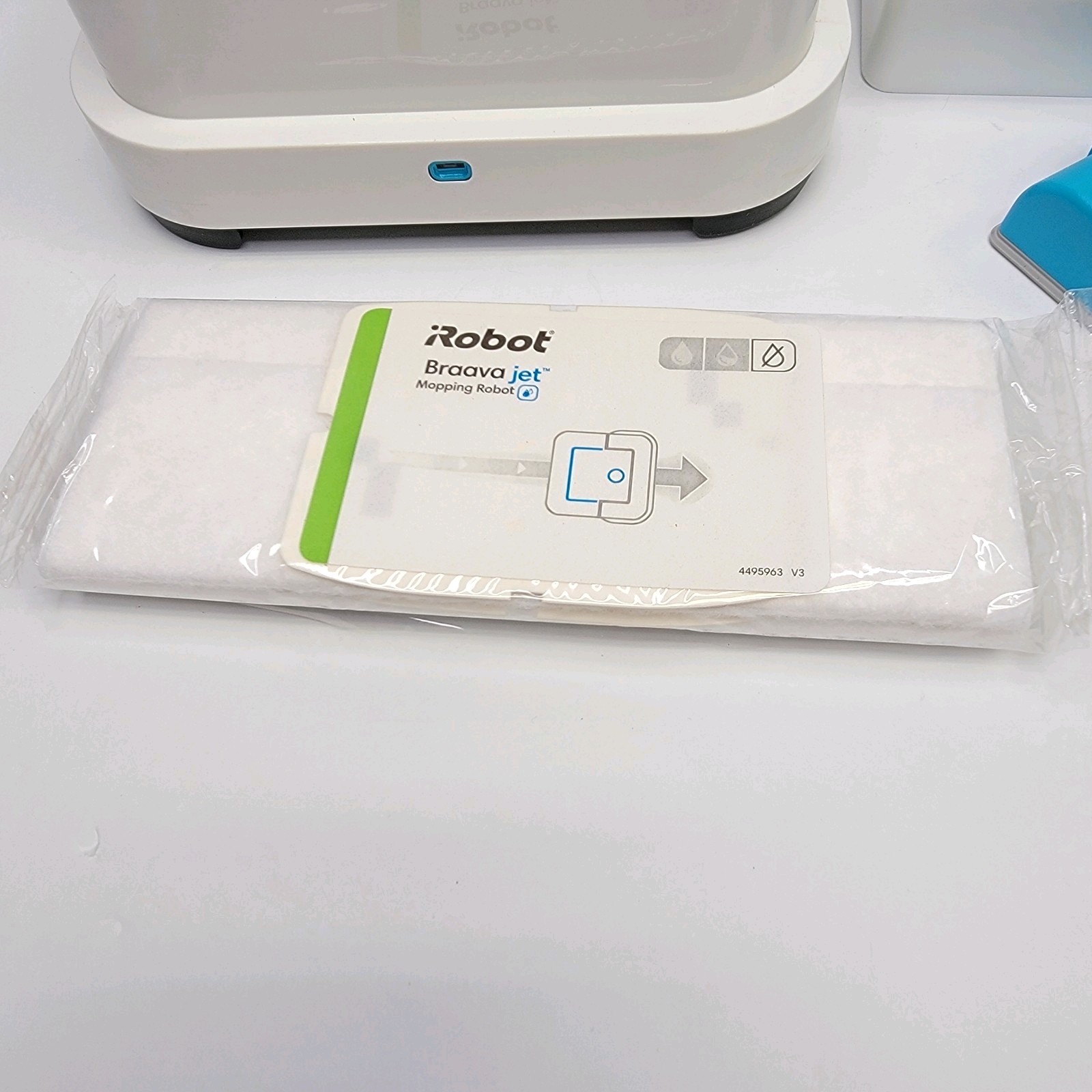 NICE – iRobot Braava Jet 240 Robot Mop Wet/Damp/Dry WITH Pads Battery & Charger