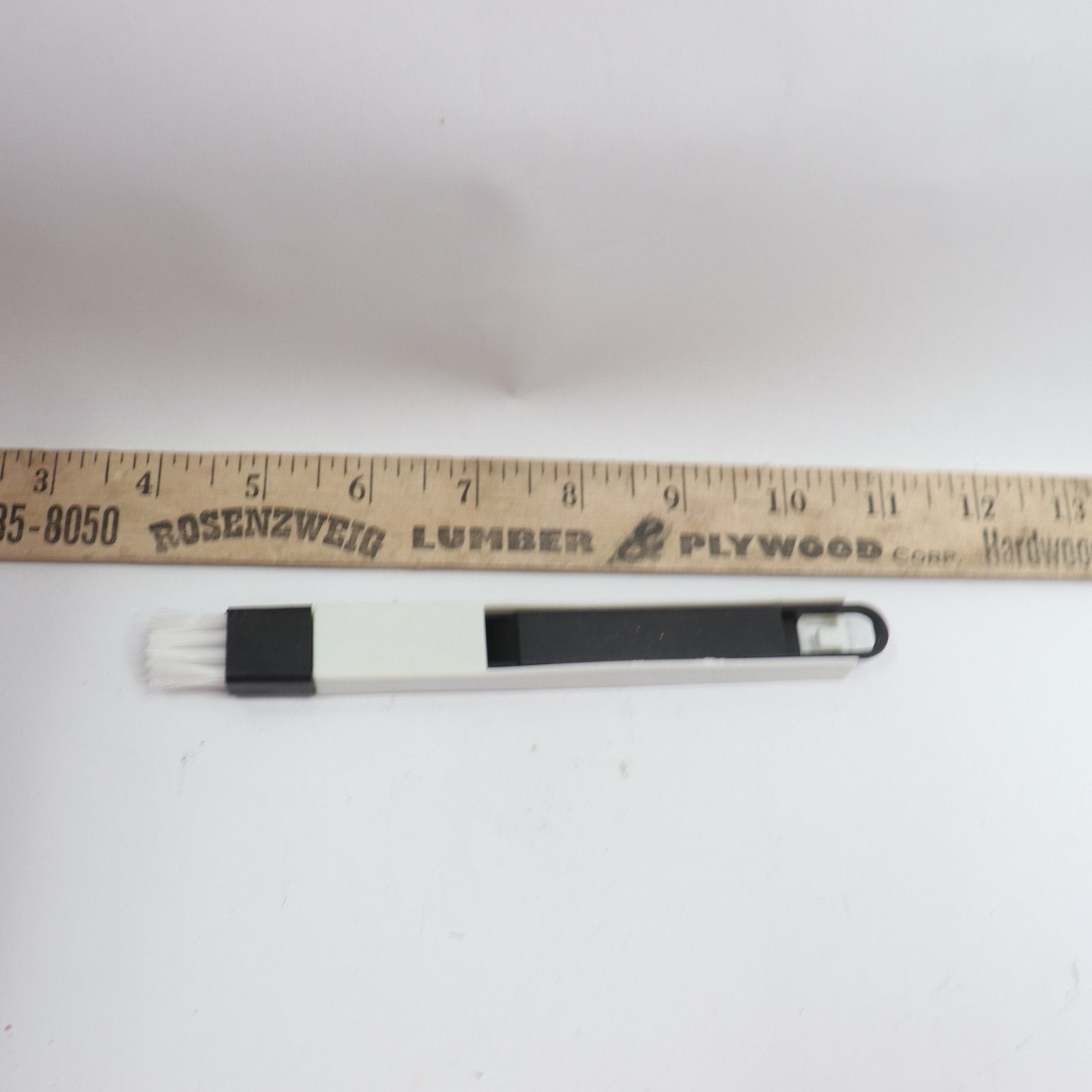 Durable 2-in-1 Window Cleaning Brush Plastic Black/White