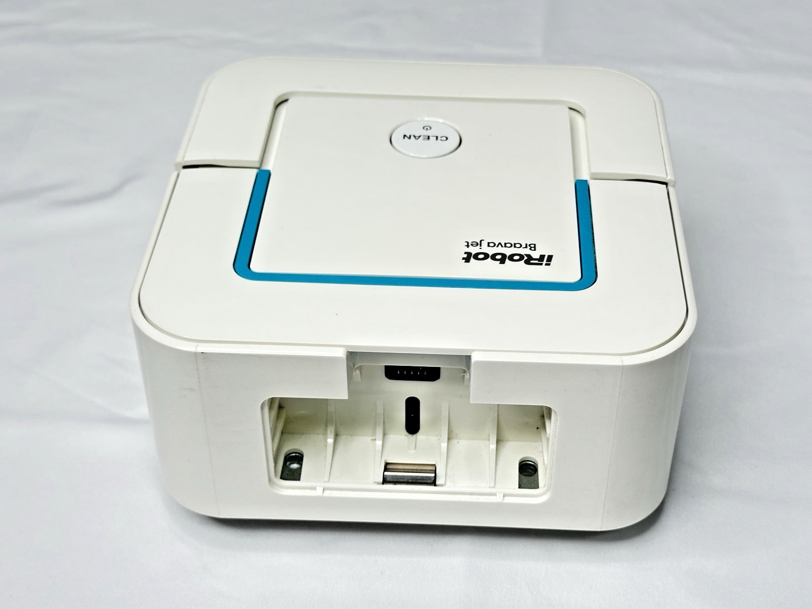 IRobot Braava 240 Jet Spray Mop Device With Dry Sweeping Pads, Charger & Battery