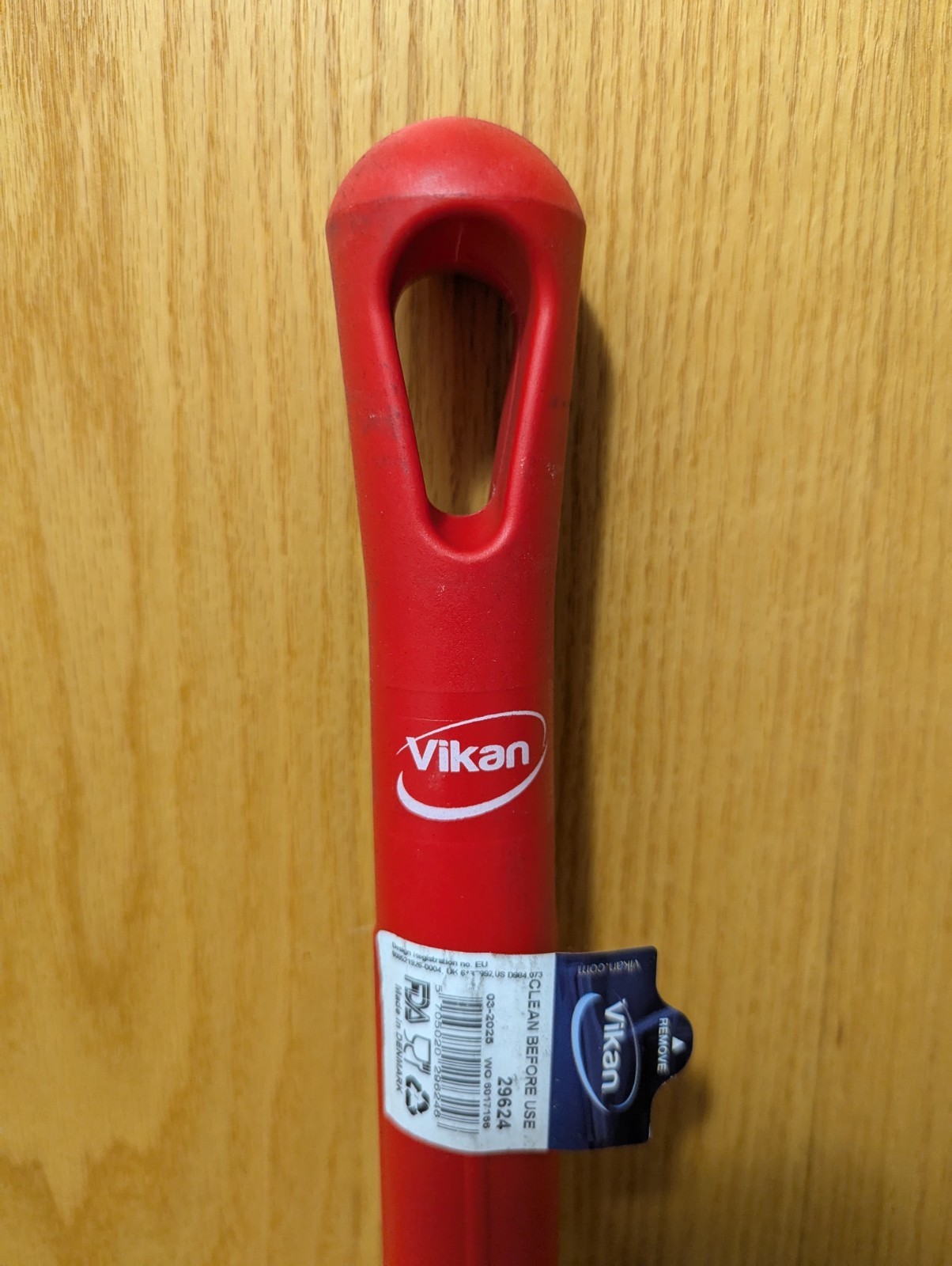 Vikan 29624 59″ Color Coded Handle, 1 1/4 In Dia, Red, Polypropylene