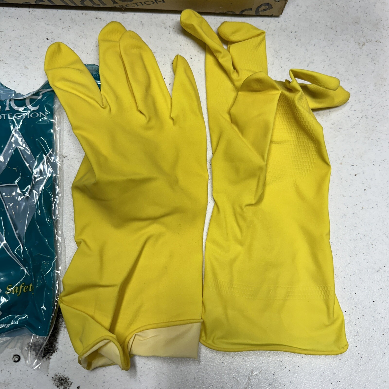 1 Case 144 Latex Dishwashing / Multipurpose Gloves Non Slip Grip MEDIUM