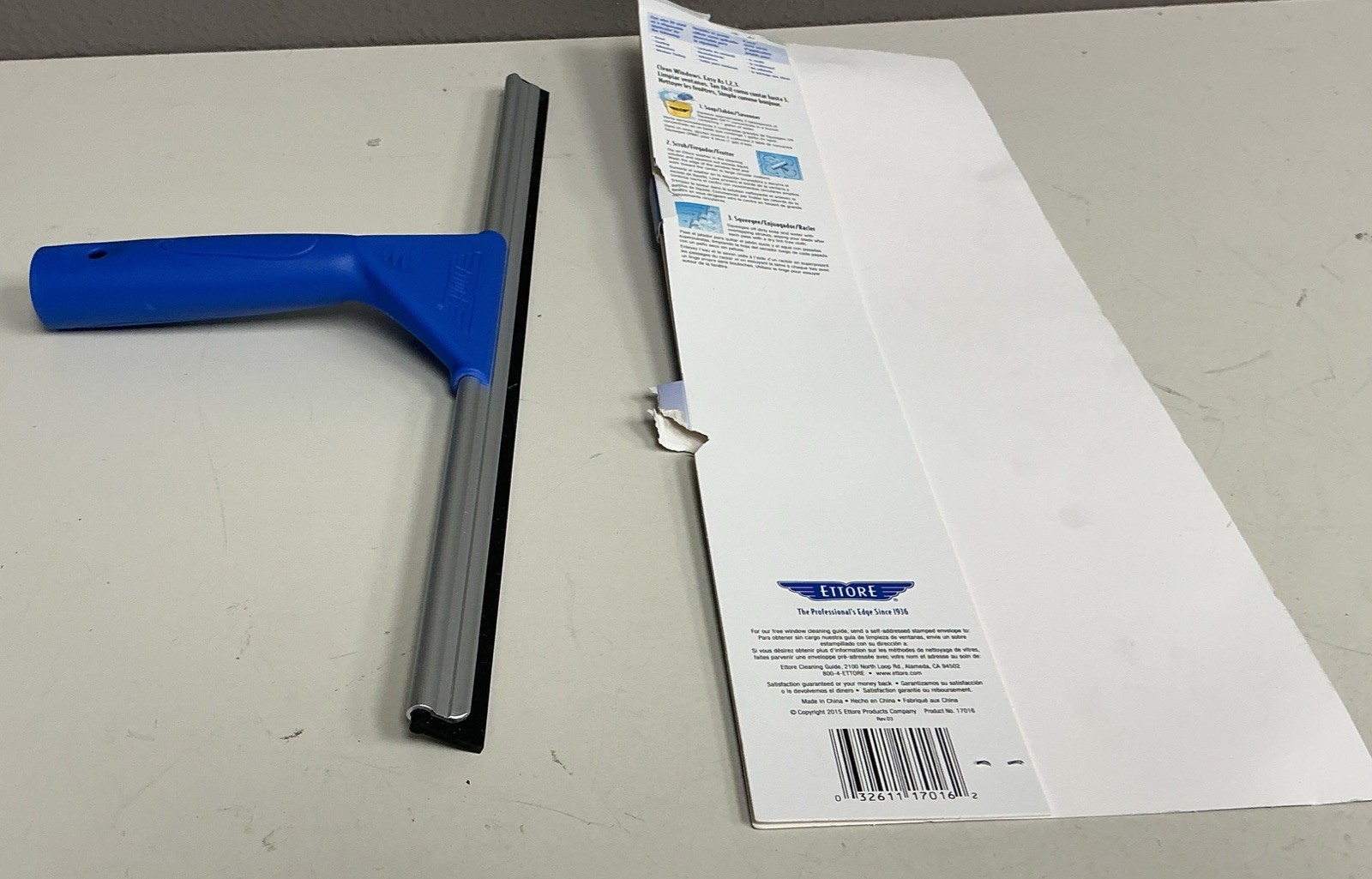 Ettore All-Purpose Window Squeegee Click & Clean Open Box