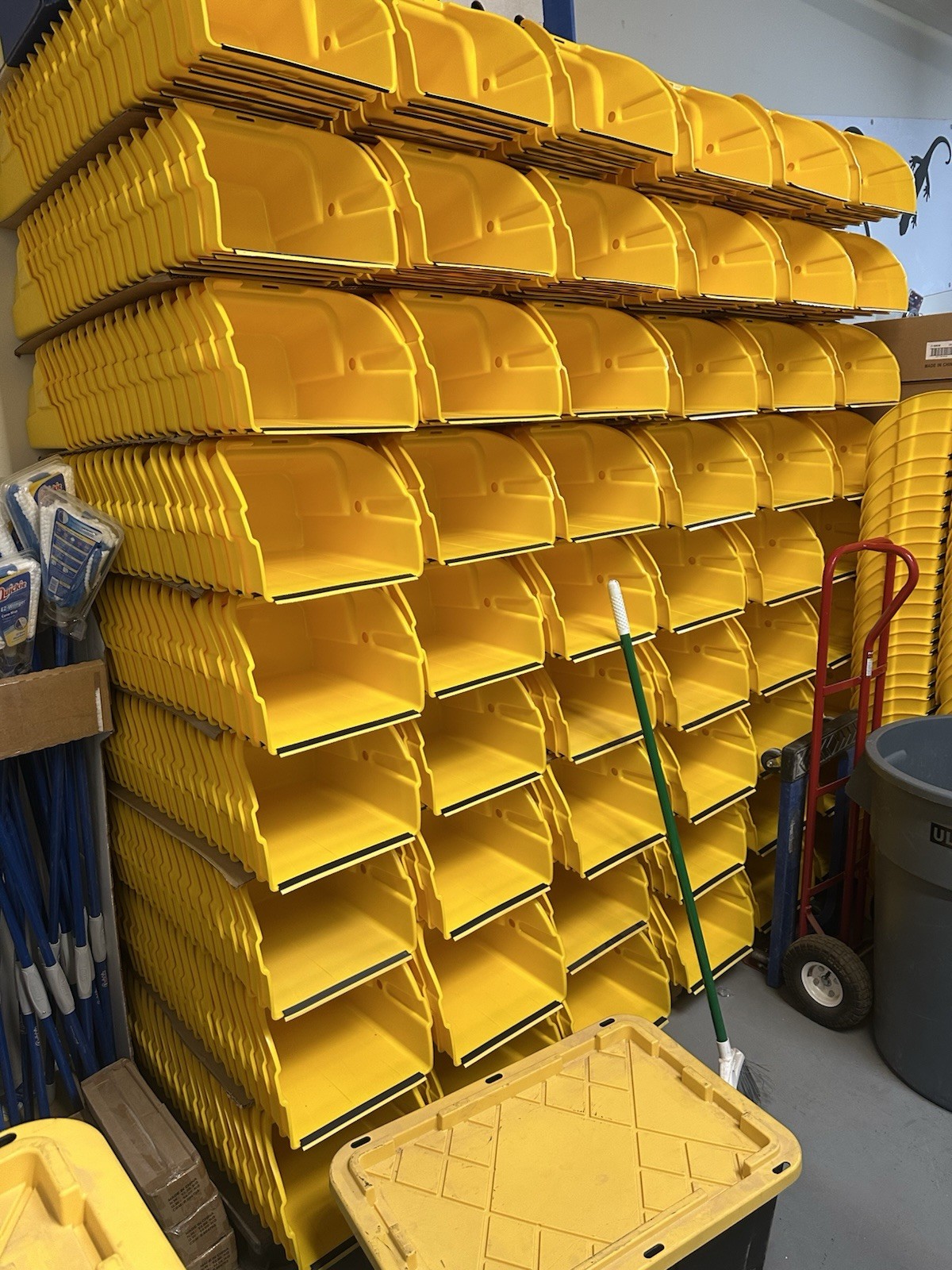 Quickie Non-Tilt Large Yellow Dustpans with Metal Handles – LOCAL PICKUP ONLY