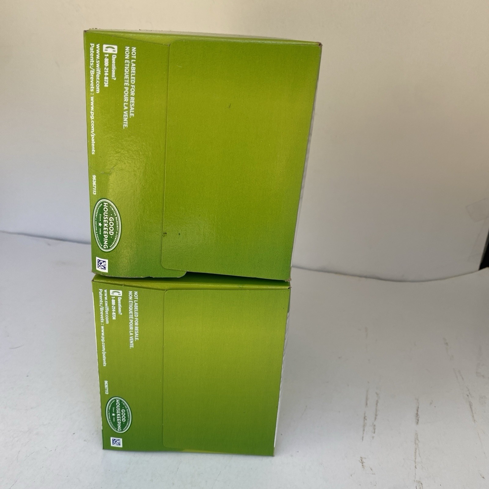Swiffer Sweeper Dry Cloth Refill Box Of 24 LOT OF 2 Sweep & Trap Sealed Clean!