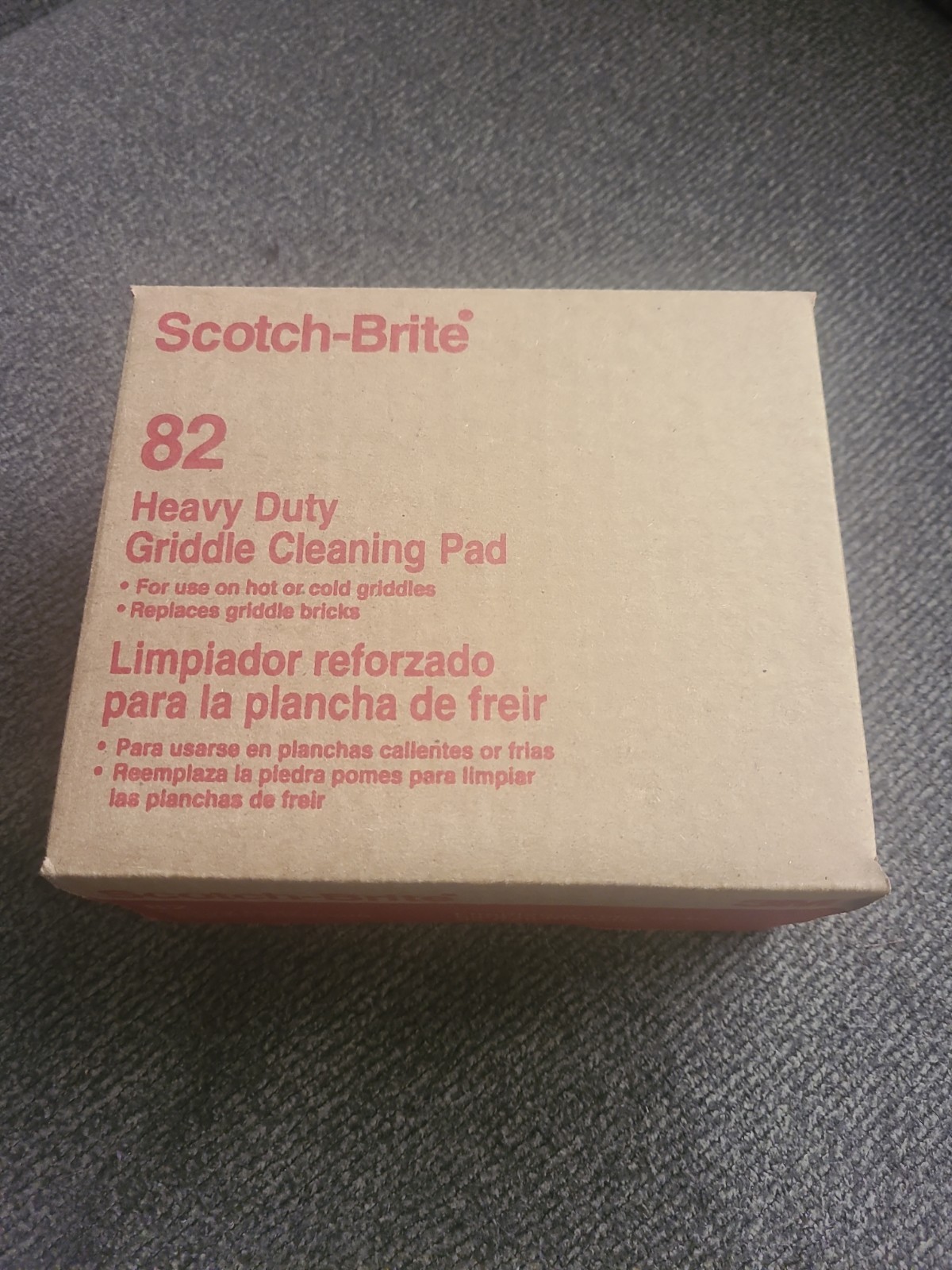 3M Scotch-Brite Heavy Duty Griddle Pad 82, 10- 4.5 in x 5.5 in, Blackstone. T2