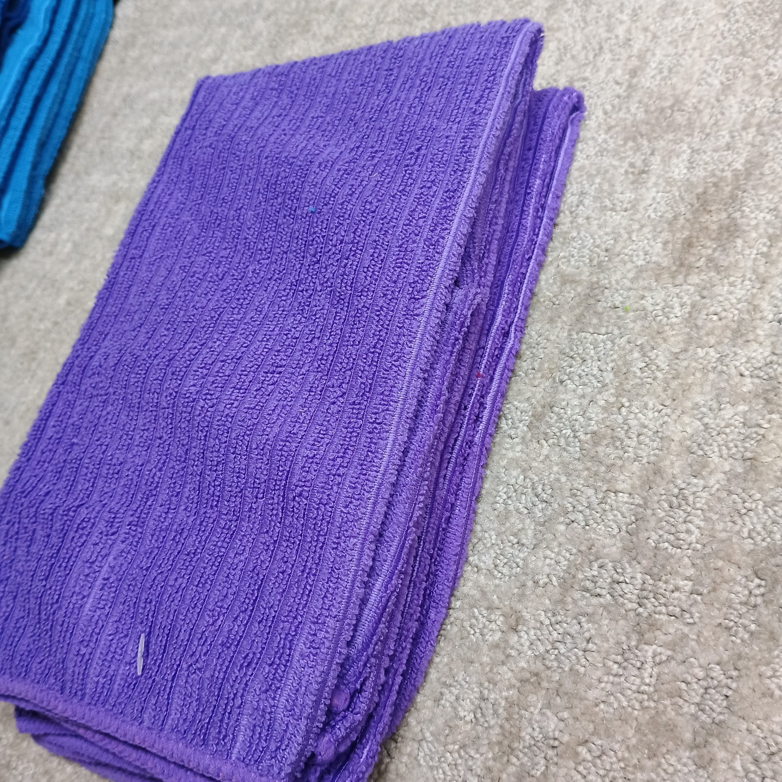 Colored Microfiber Cleaning Cloths – Soft, Reusable & Multi-Purpose