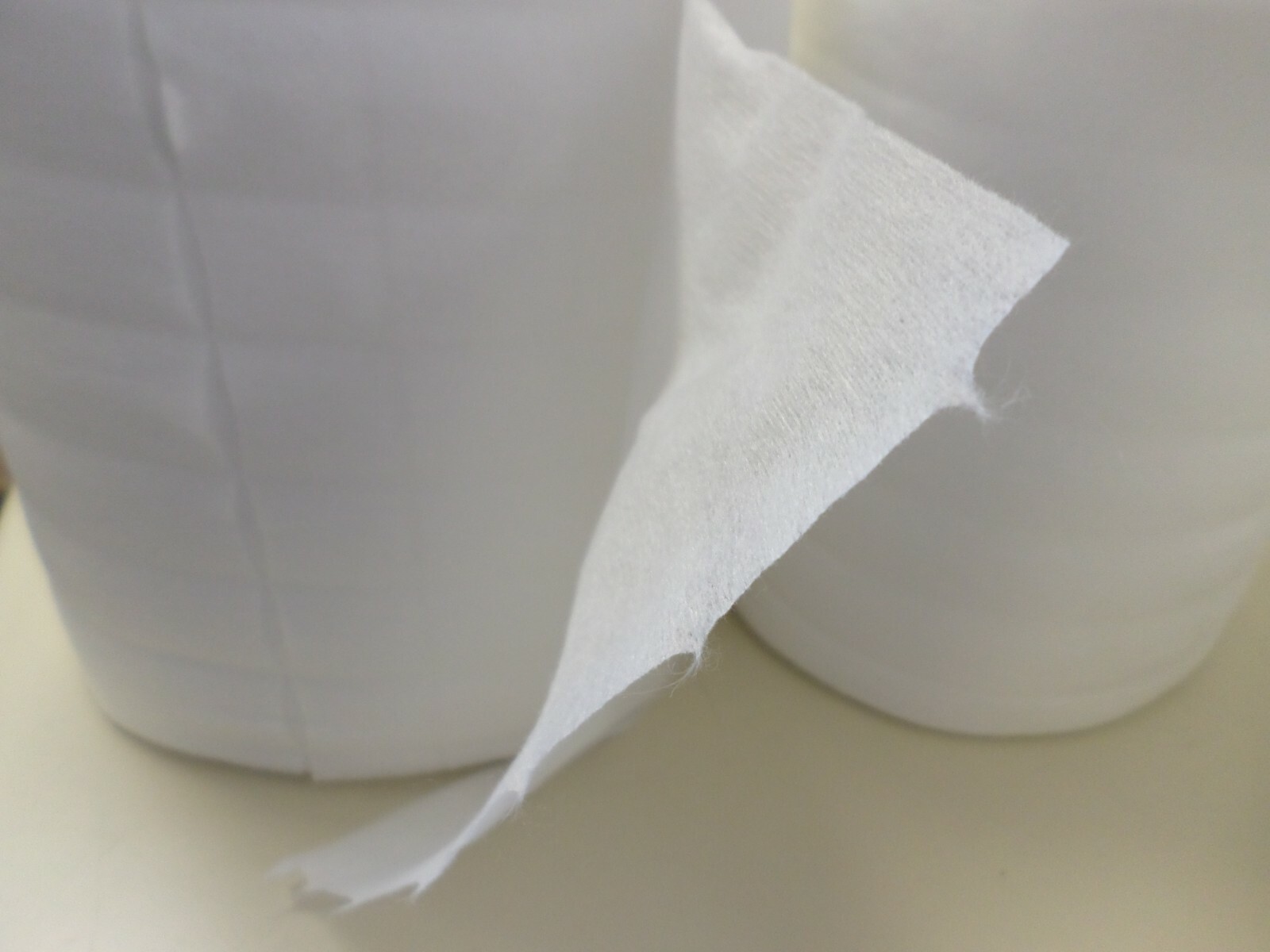 (6) DRY Wipe Paper Rolls 7″ x 6 1/2″ (400 sheets/roll) With Bucket