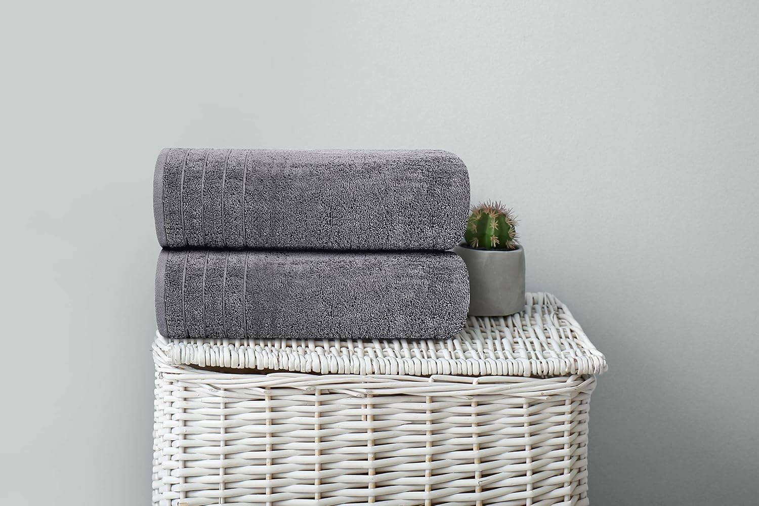 Pack of 4 Extra Large Bath Towels 30 x 60 Inches, 100% Cotton, Larger & Lighter