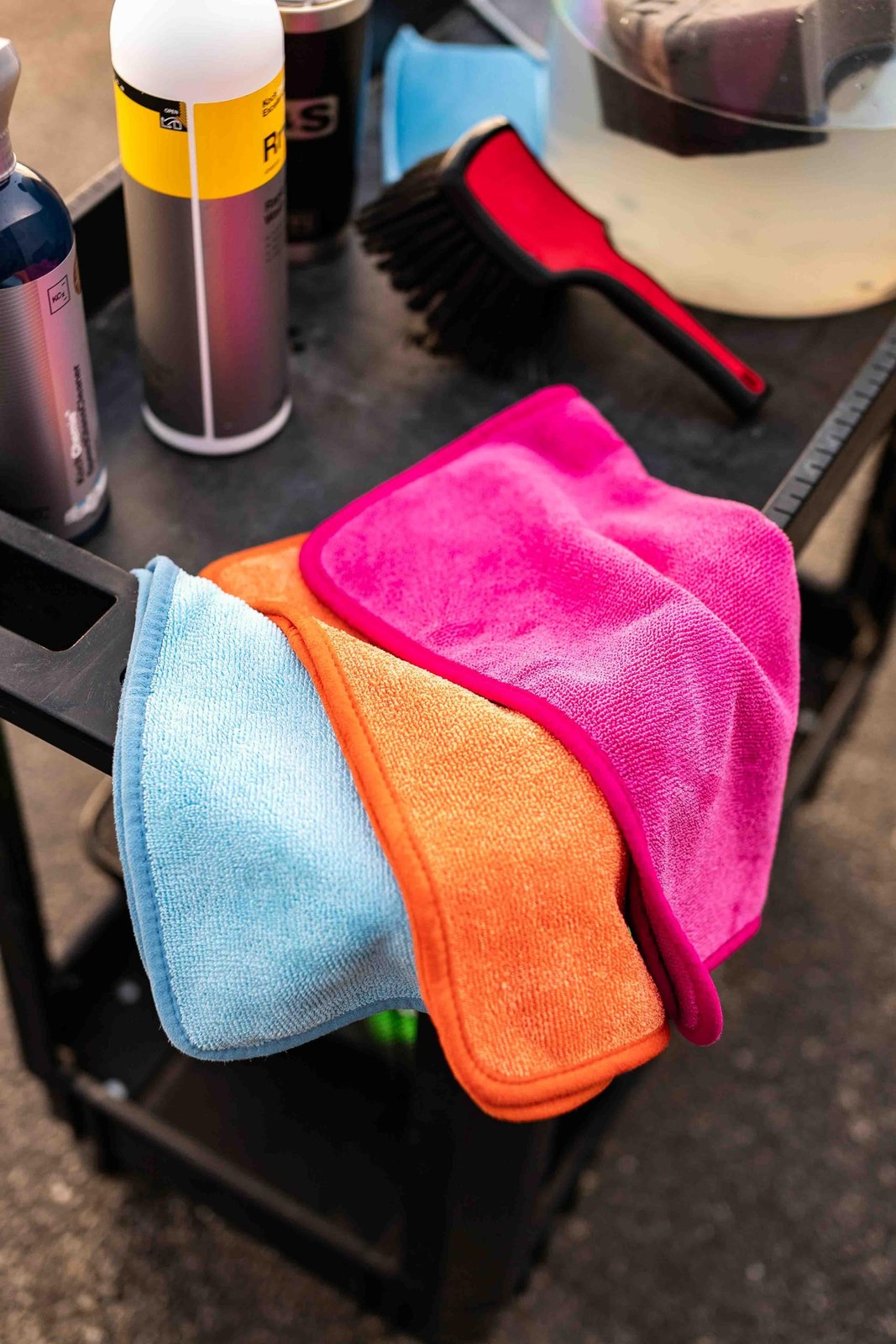 Microfiber Cleaning Towels for Glass & Windows – Streak-Free, 3-Pack, 16″x16″