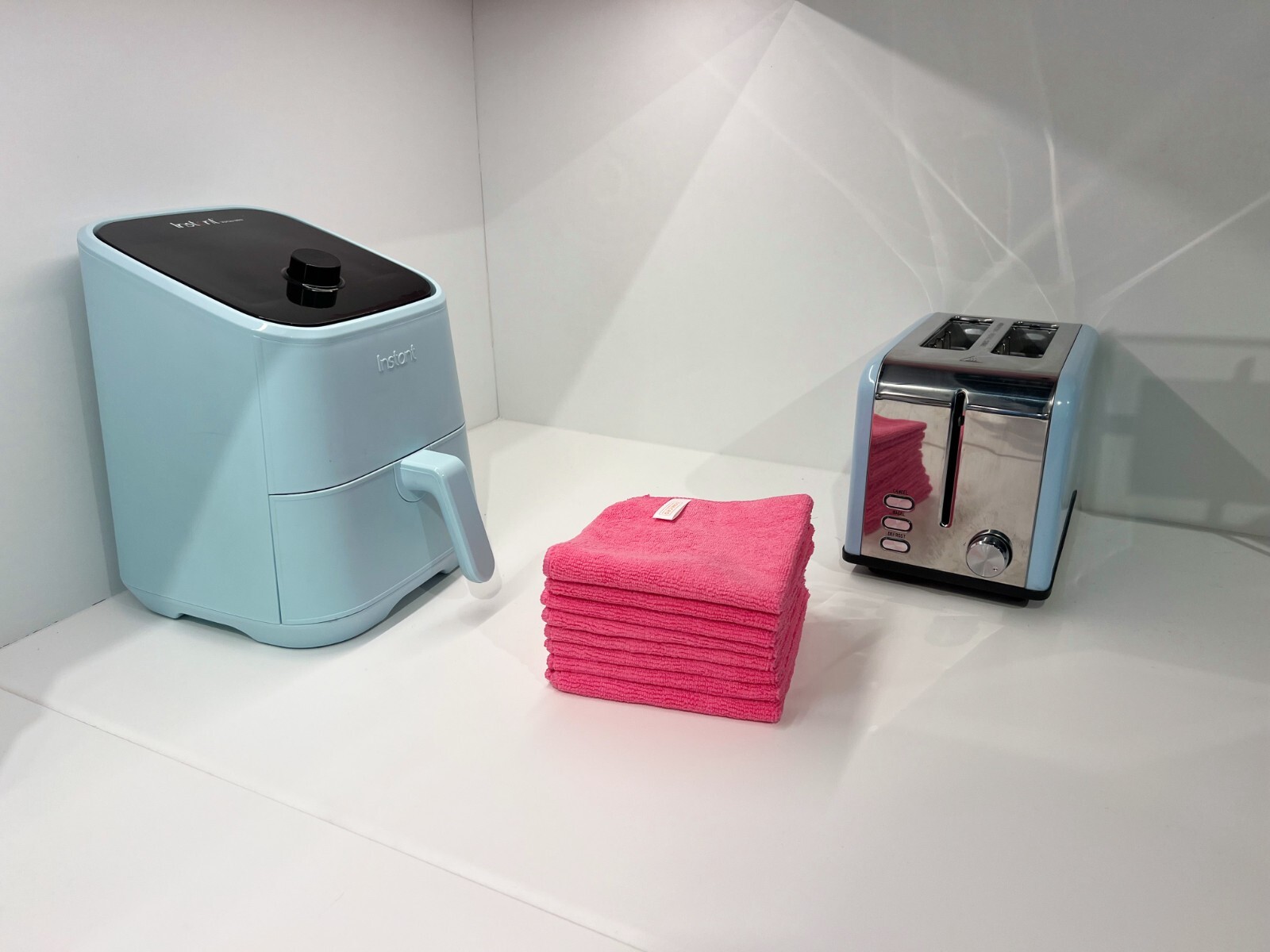 🧼 PREMIUM MICROFIBER TOWELS – ULTRA ABSORBENT, LINT-FREE, STREAK-FREE