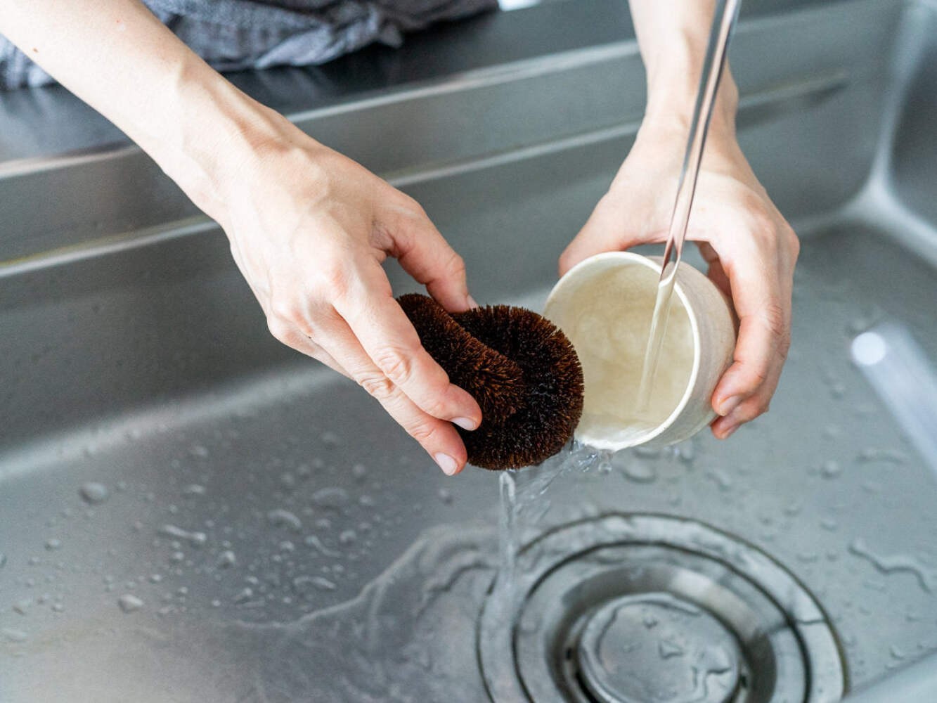 Japanese Scrub Brush Tawashi – Shuro Palm Linked Brush Kitchen Cleaning