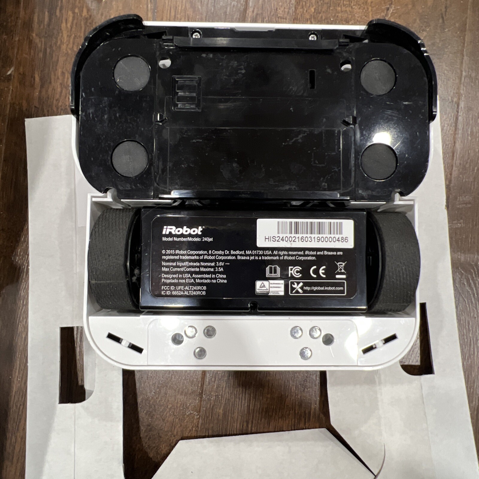 iRobot Braava Jet 240 Mopping Robot with Charger & Pads – NOT FULLY FUNCTIONAL