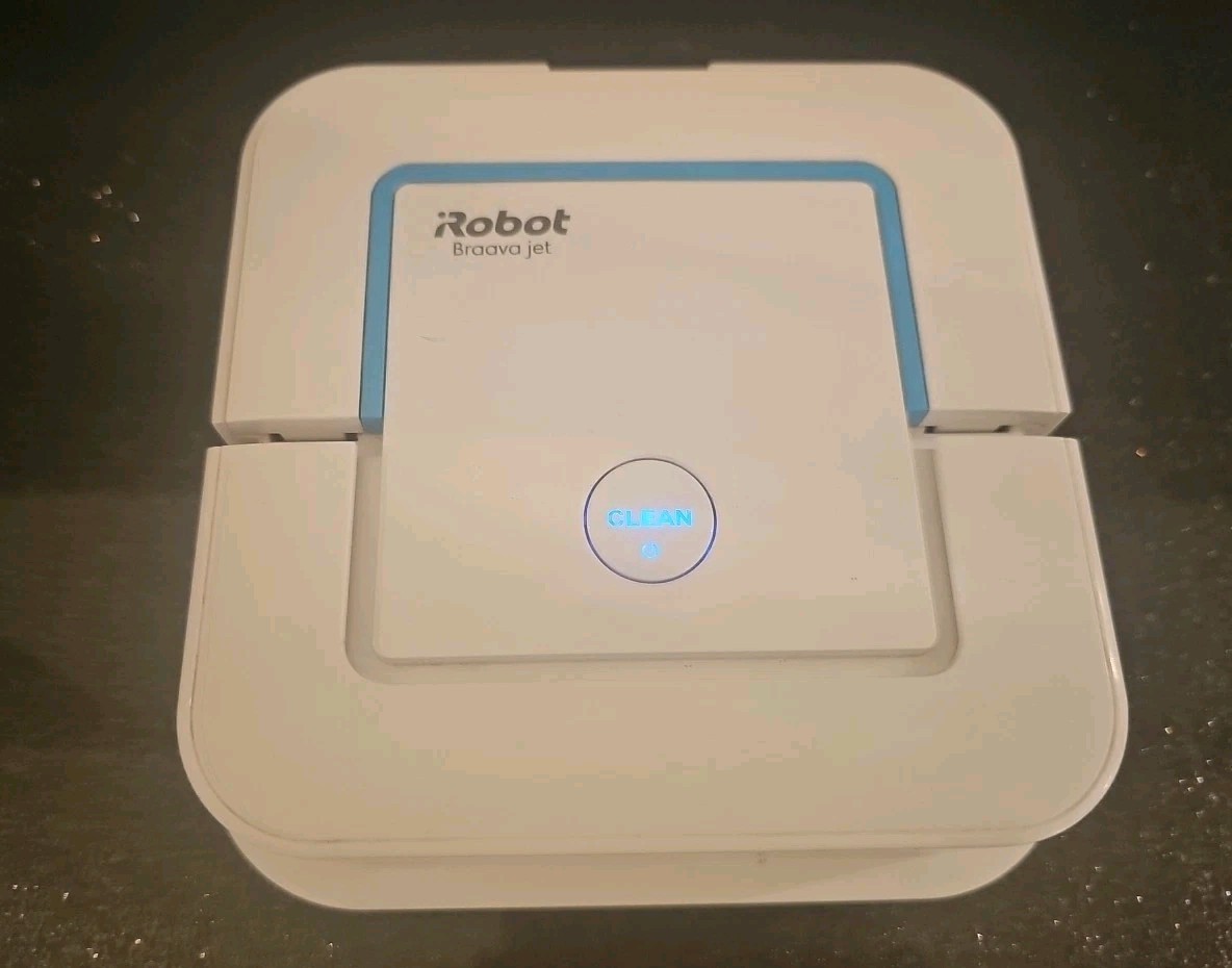 iRobot Braava Jet 240 Robot Mop w/ Charger & 10 Pads – Tested, Works Great
