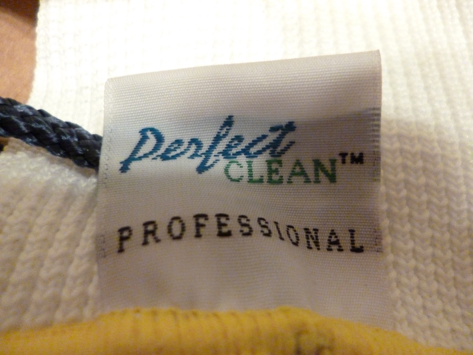 2PC. PERFECTCLEAN ULTRA MICROFIBER CLEAN & SCRUB GLOVE MITT DUST POLISH WASHING