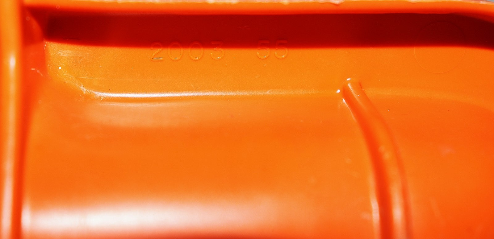 Rubbermaid Hard Rubber Orange Dust Pan Flat Edge 2003-55 Vintage 1980s