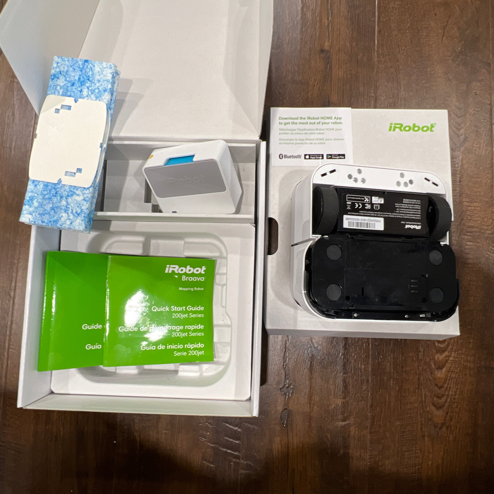 iRobot Braava Jet 240 Mopping Robot with Charger & Pads – NOT FULLY FUNCTIONAL